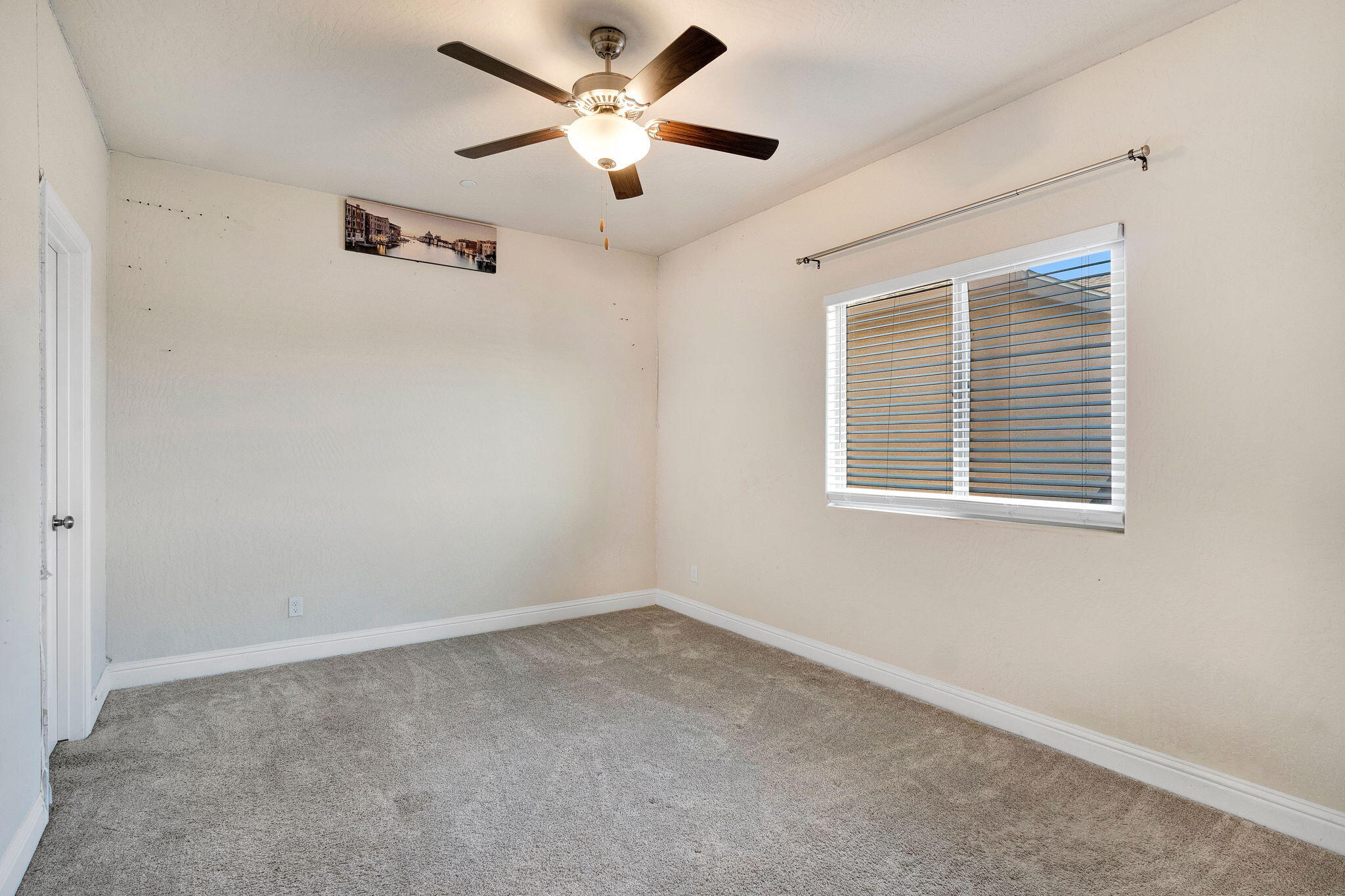 5952 E Truman Ave, Fresno, CA 93727