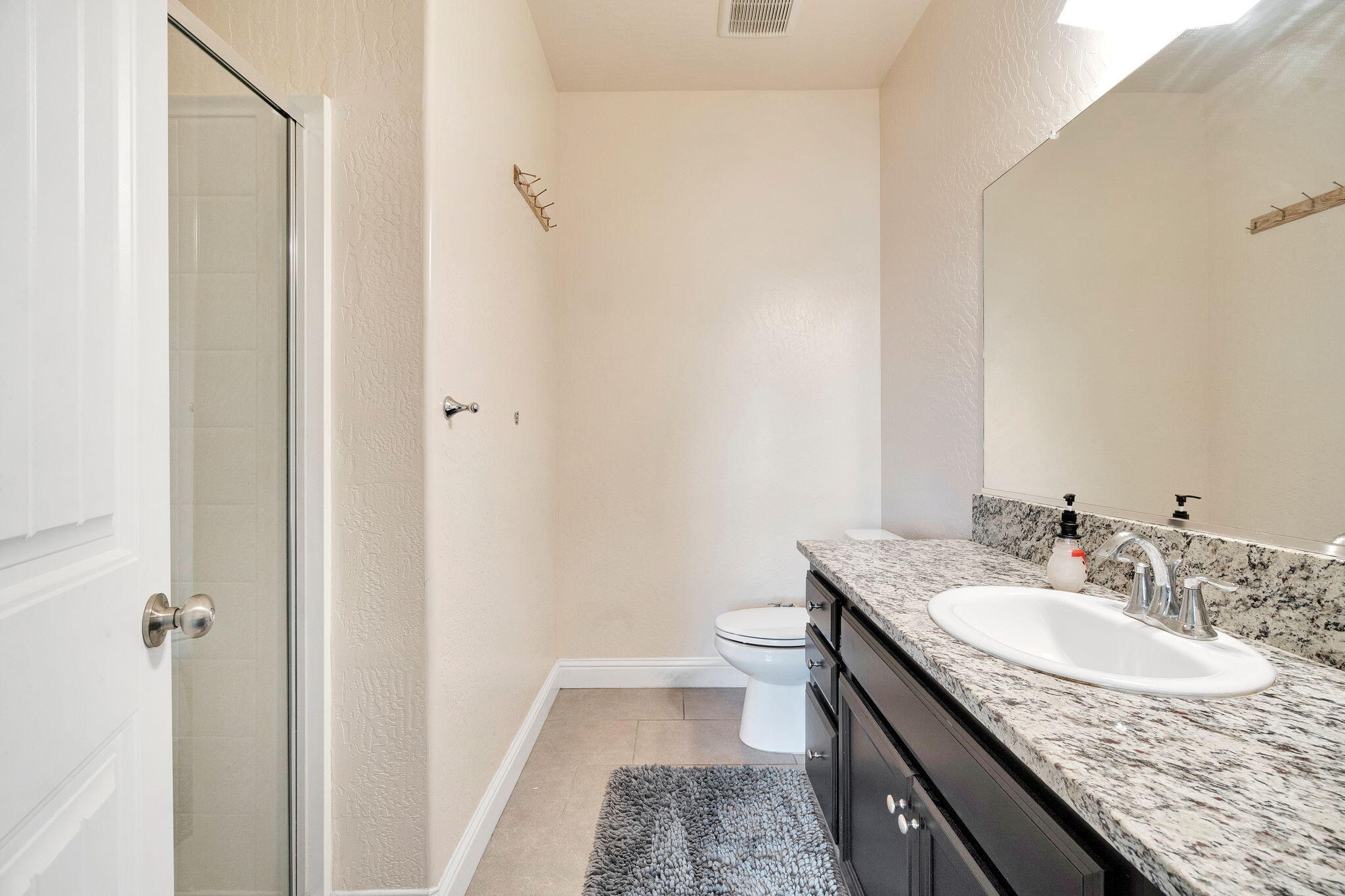 5952 E Truman Ave, Fresno, CA 93727