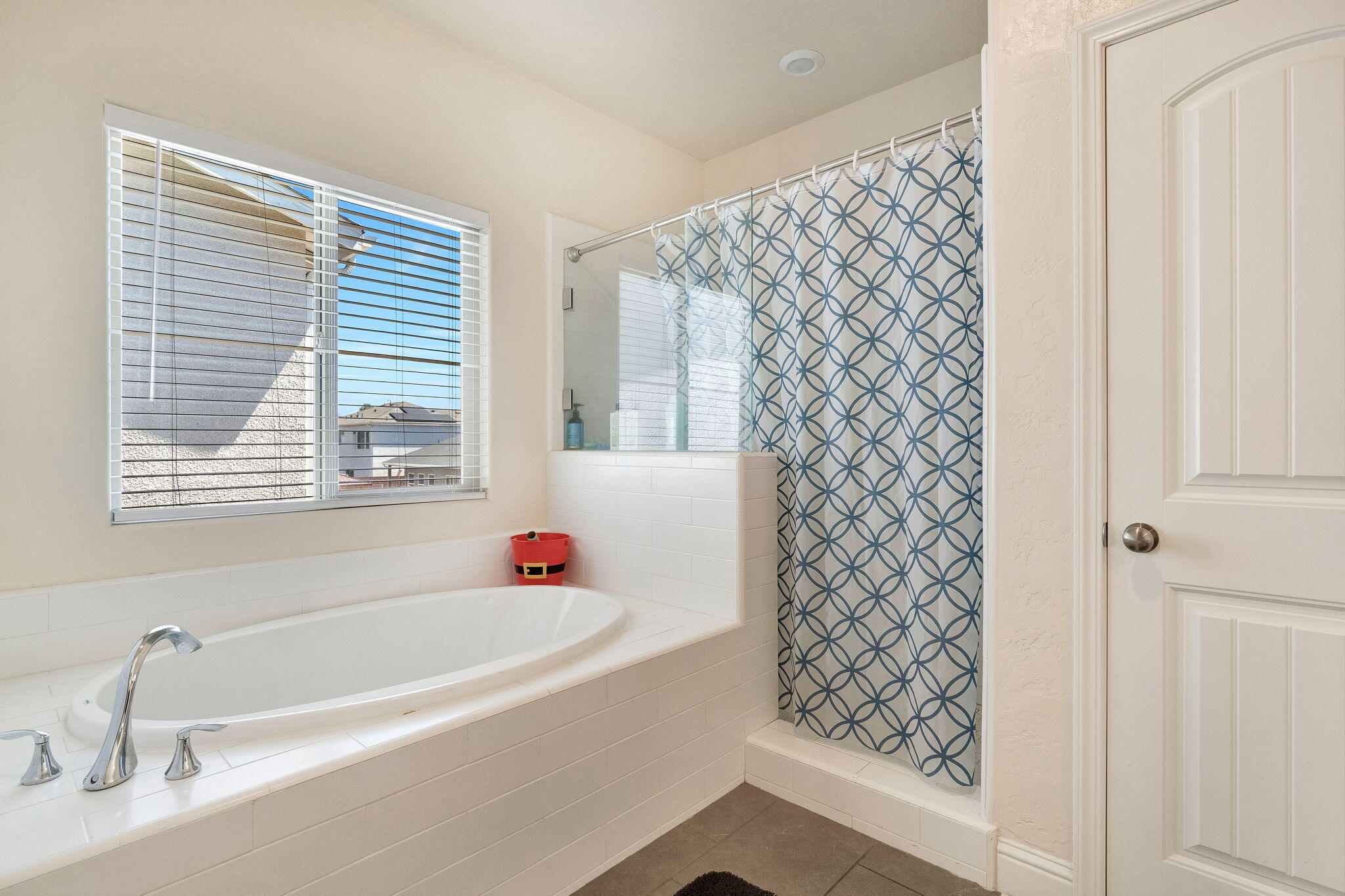 5952 E Truman Ave, Fresno, CA 93727