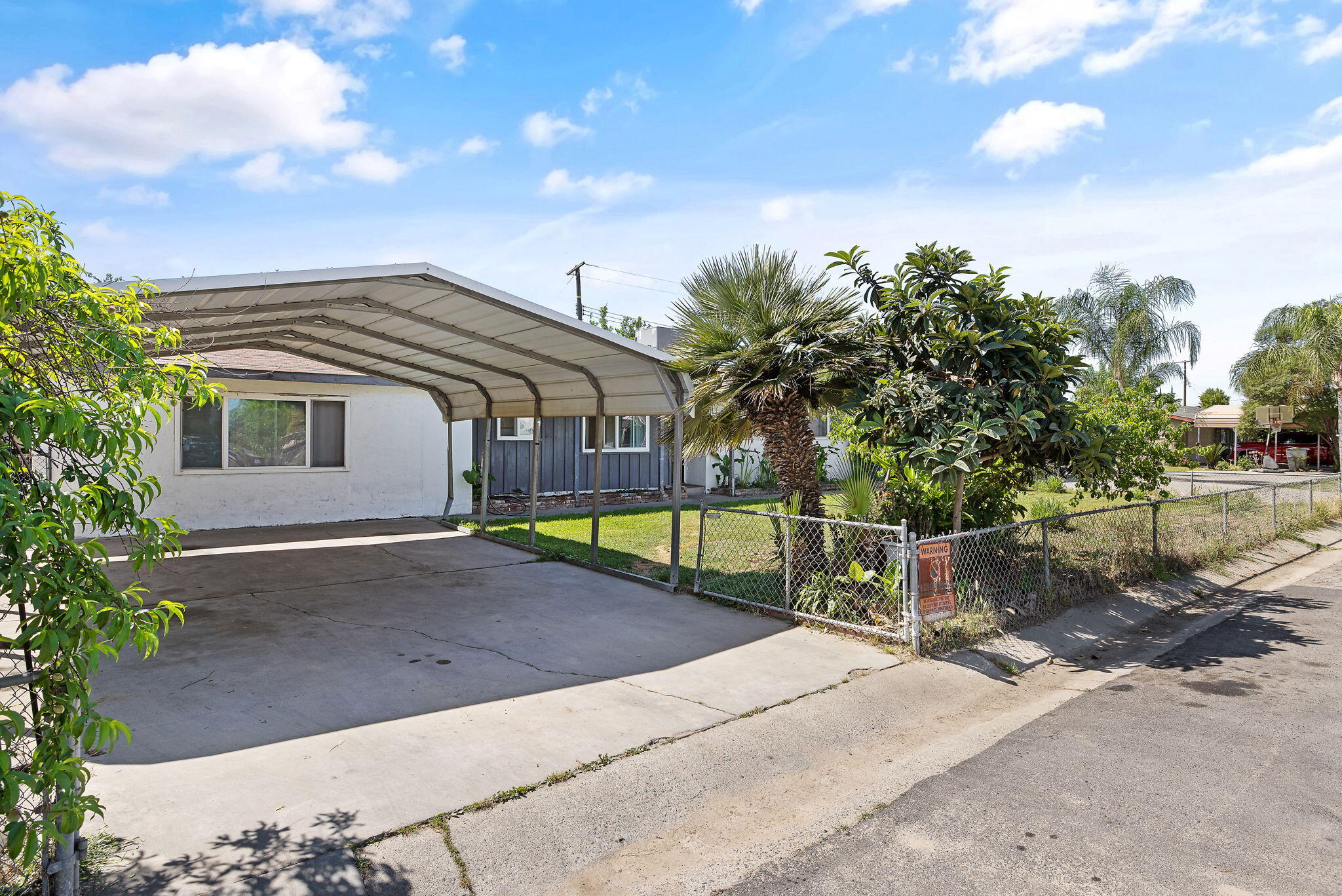 1117 W Wren Ave, Visalia, CA 93291