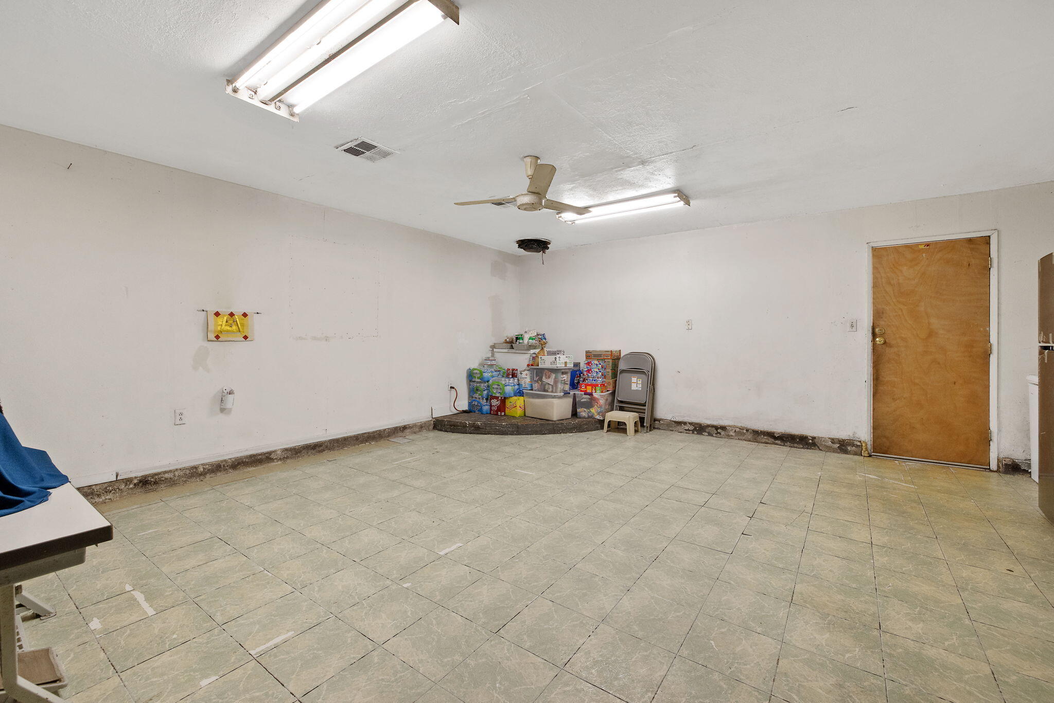 1117 W Wren Ave, Visalia, CA 93291