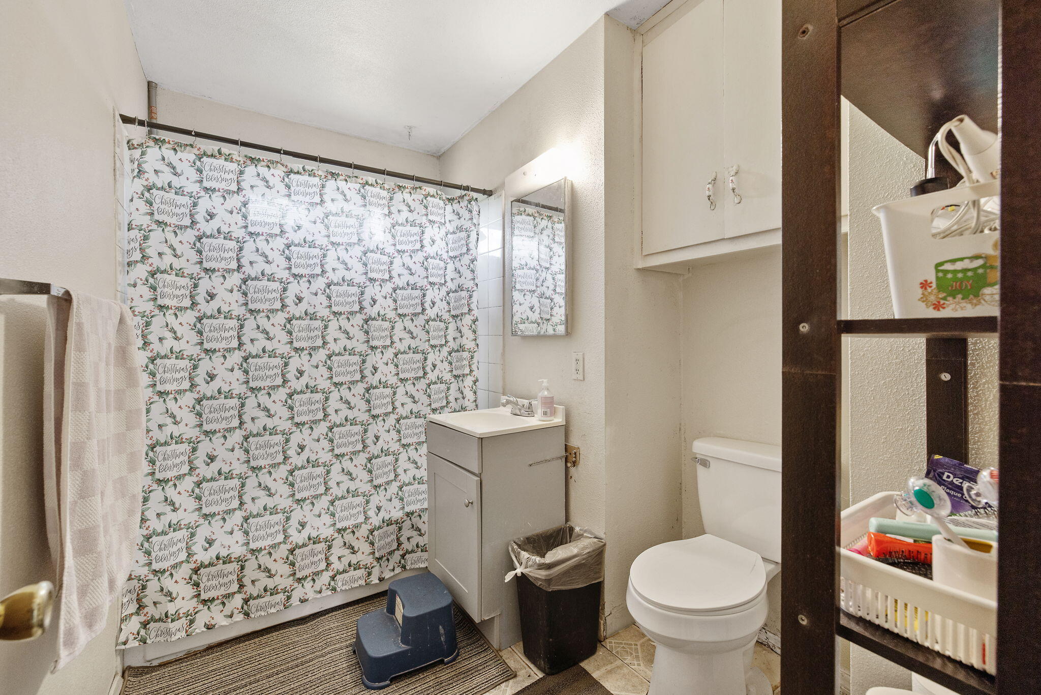 1117 W Wren Ave, Visalia, CA 93291