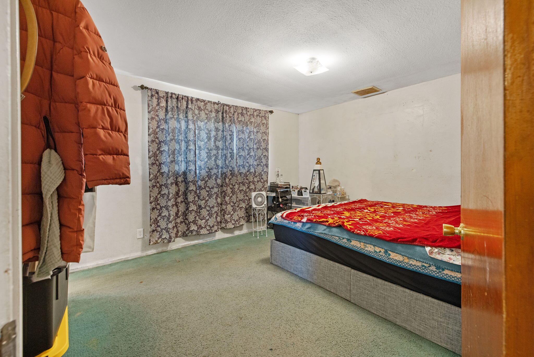 1117 W Wren Ave, Visalia, CA 93291