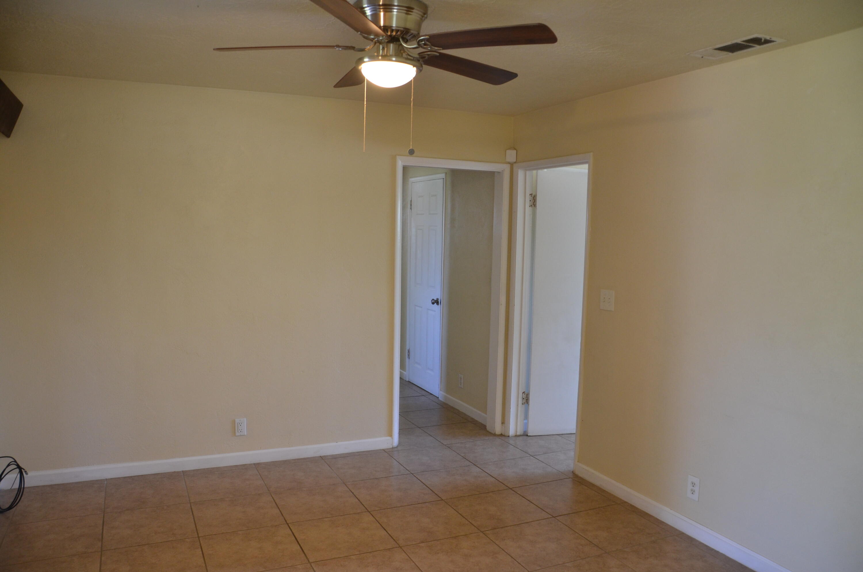 320 Byron Ct, Lemoore, CA 93245