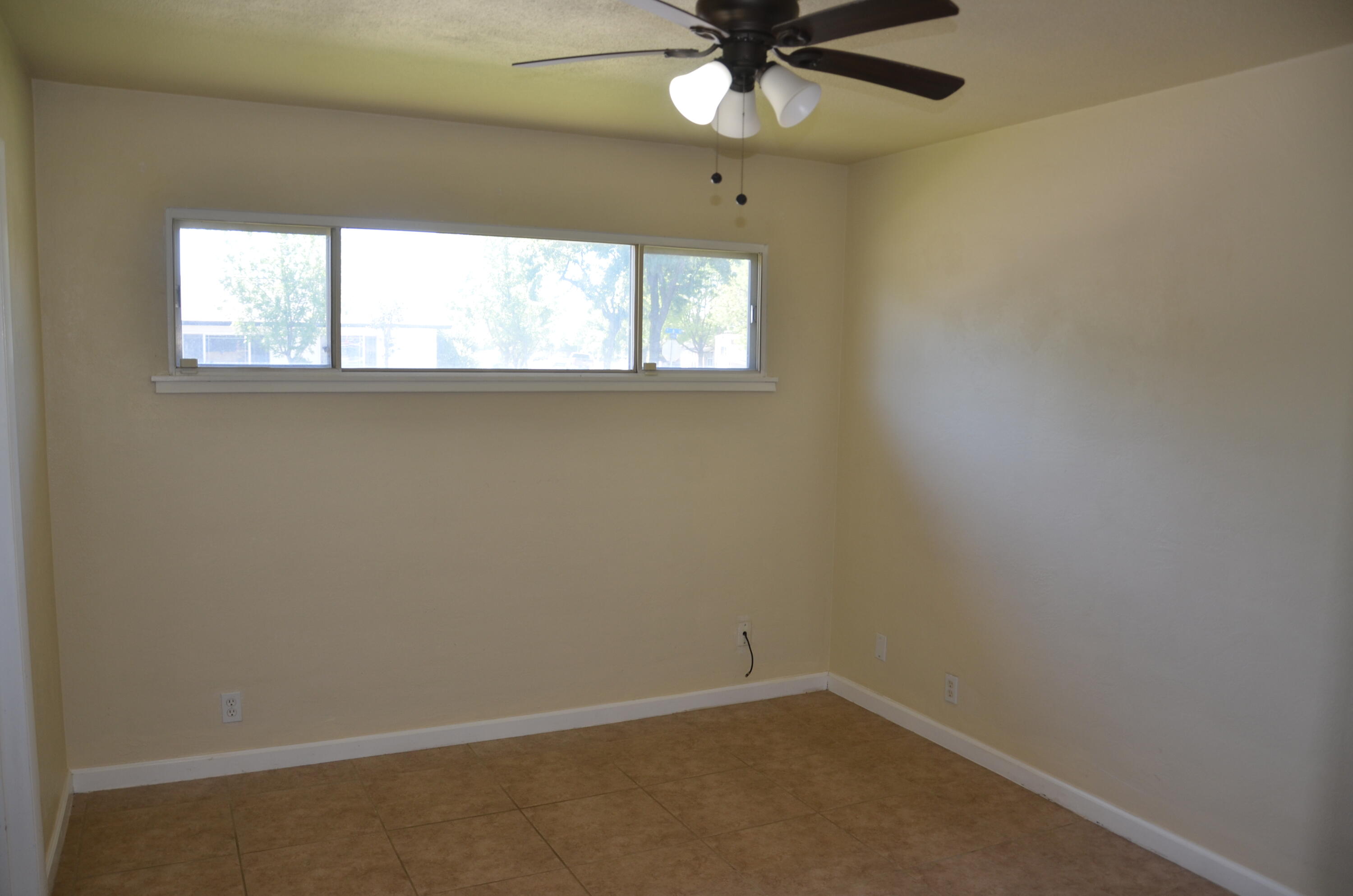 320 Byron Ct, Lemoore, CA 93245