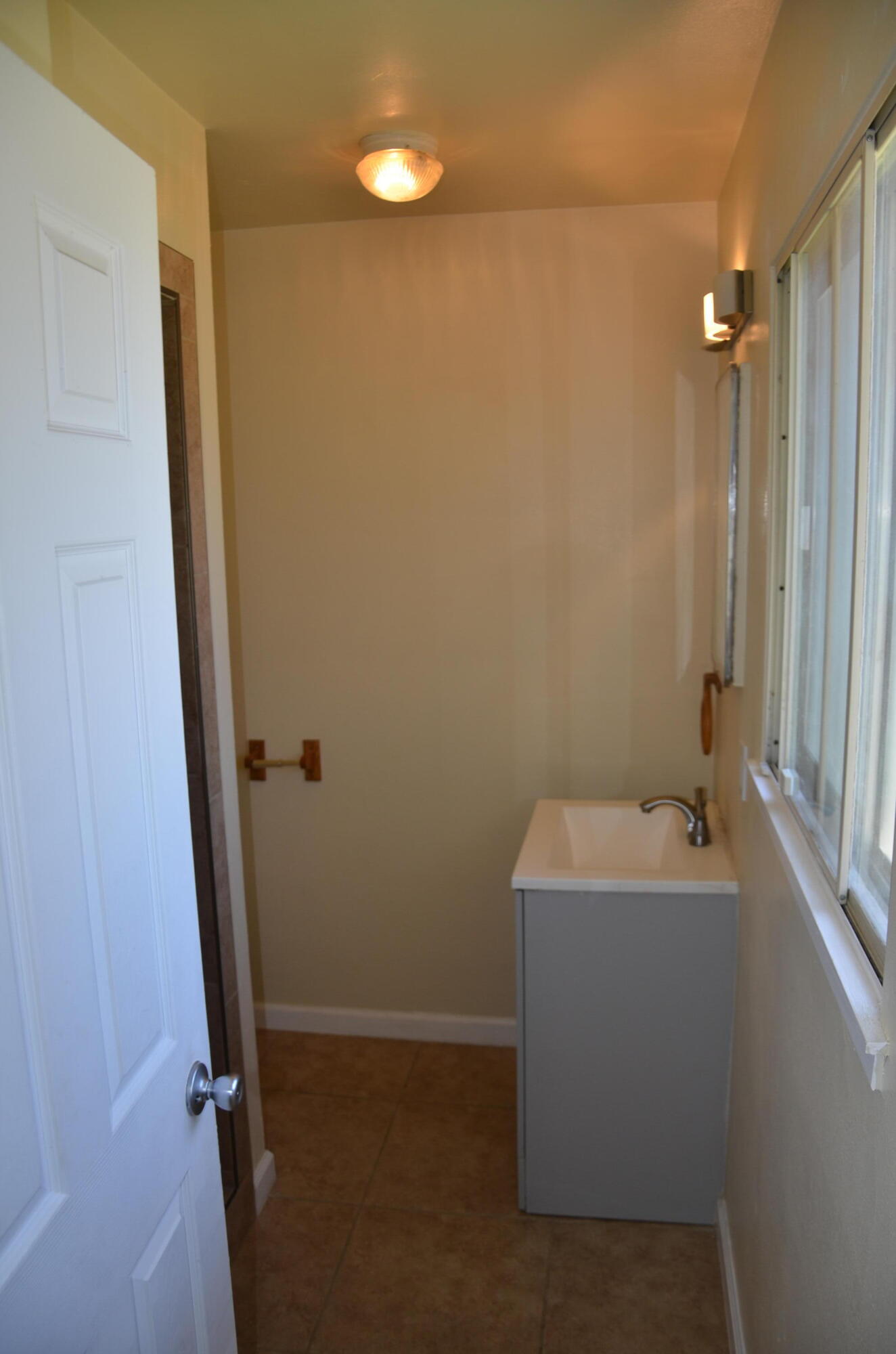 320 Byron Ct, Lemoore, CA 93245