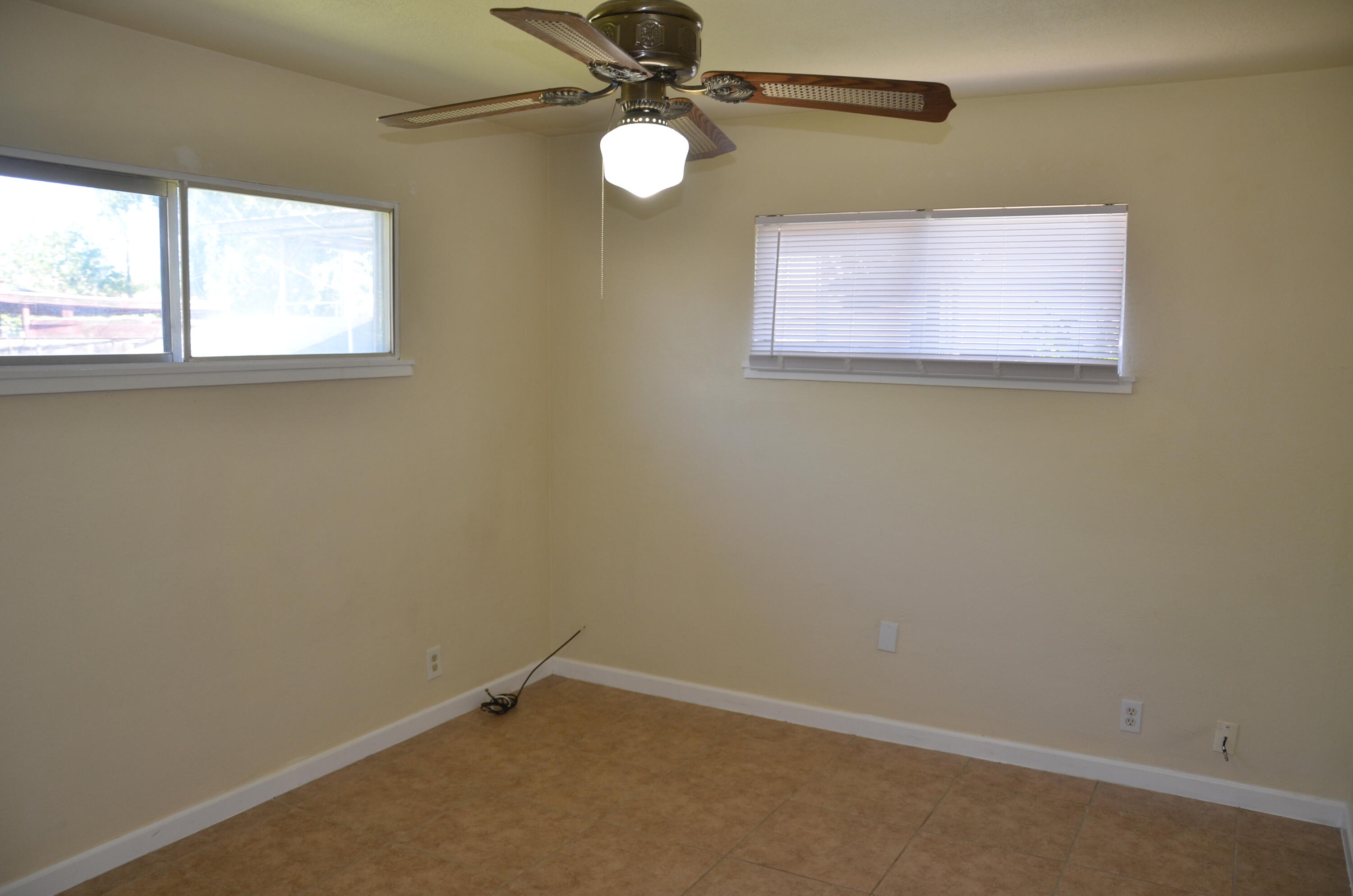 320 Byron Ct, Lemoore, CA 93245