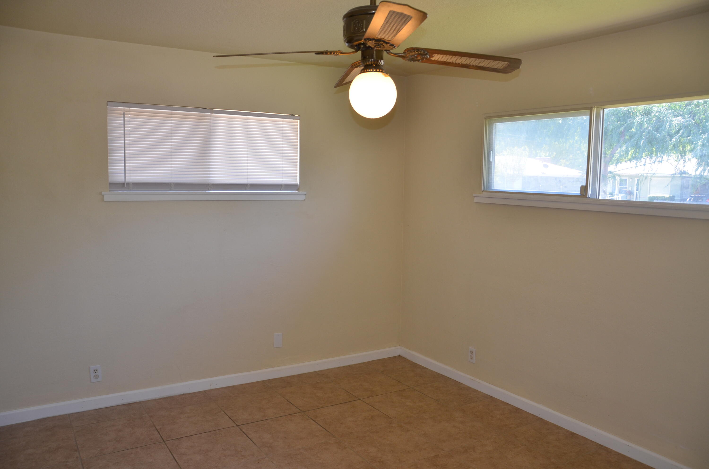 320 Byron Ct, Lemoore, CA 93245