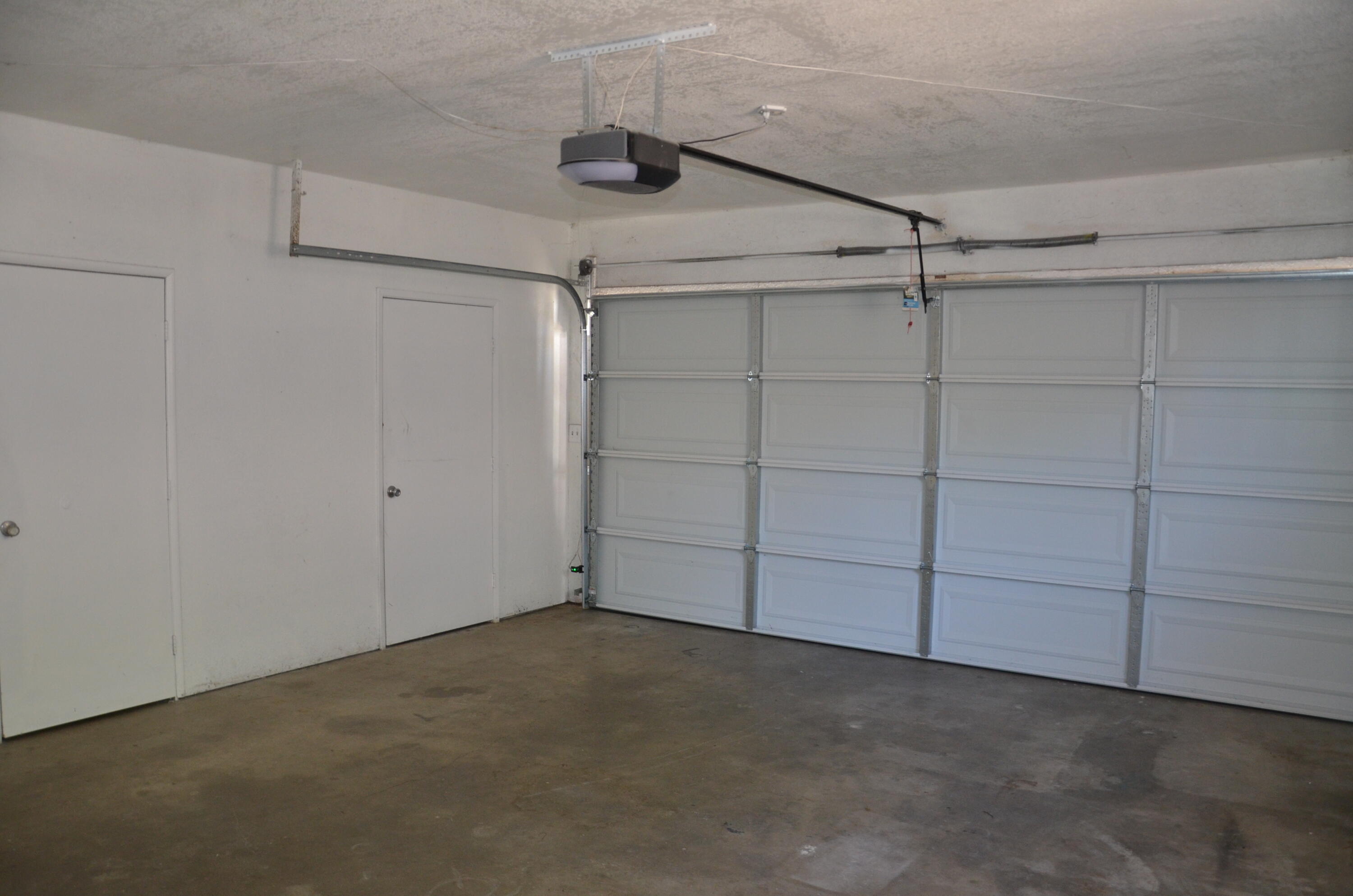 320 Byron Ct, Lemoore, CA 93245