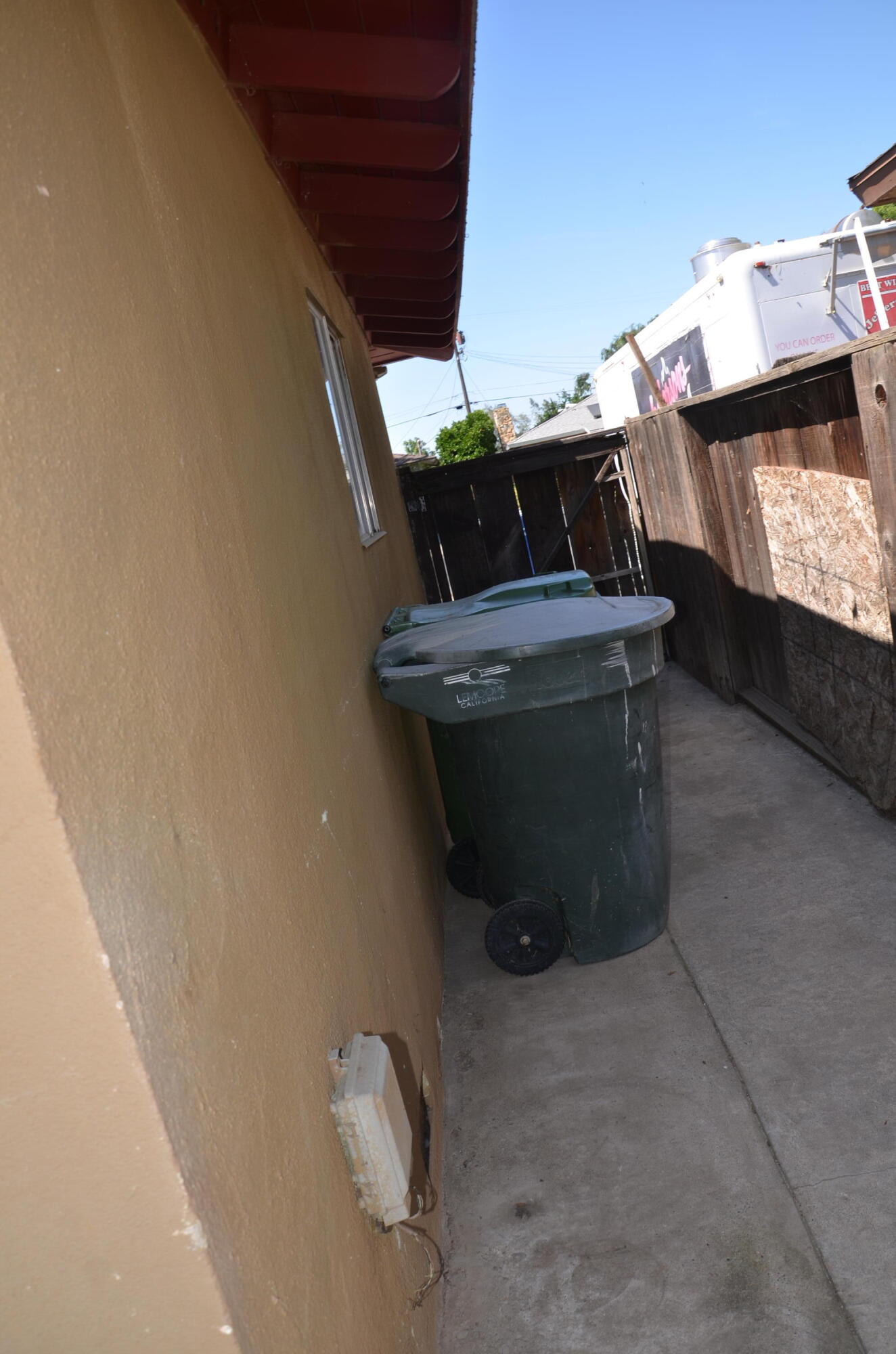 320 Byron Ct, Lemoore, CA 93245