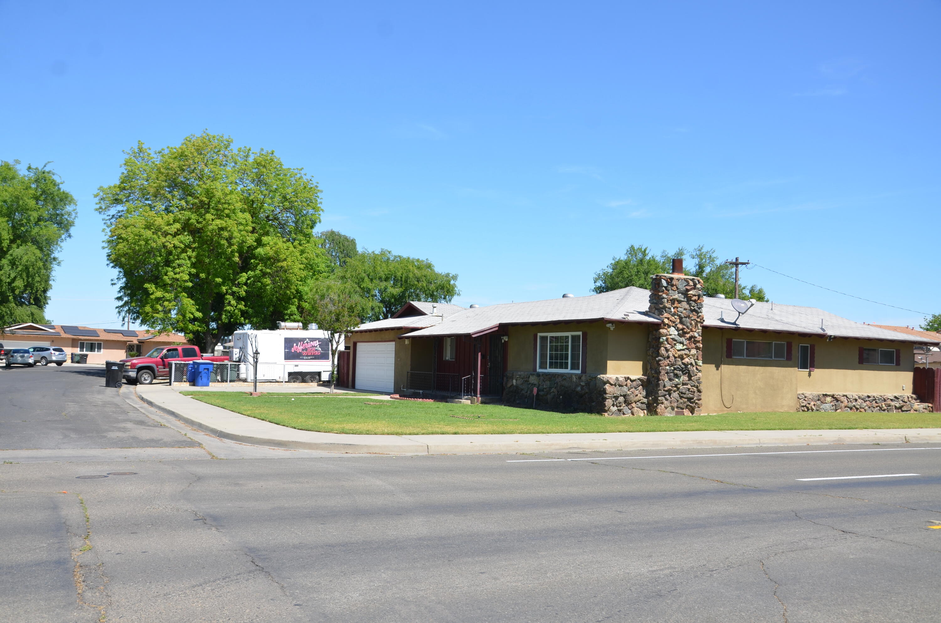 320 Byron Ct, Lemoore, CA 93245