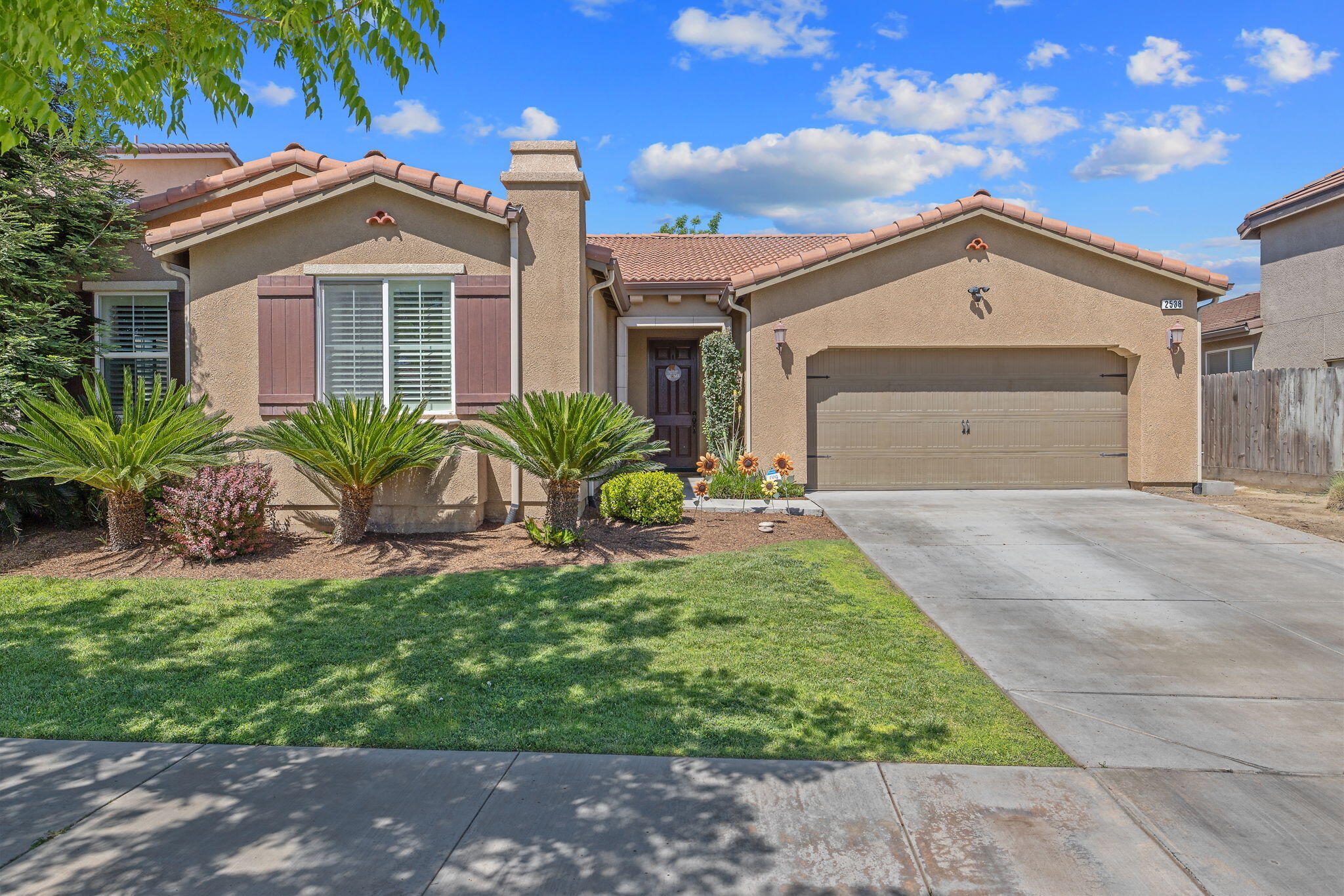 2538 W Connelly Ave, Visalia, CA 93291