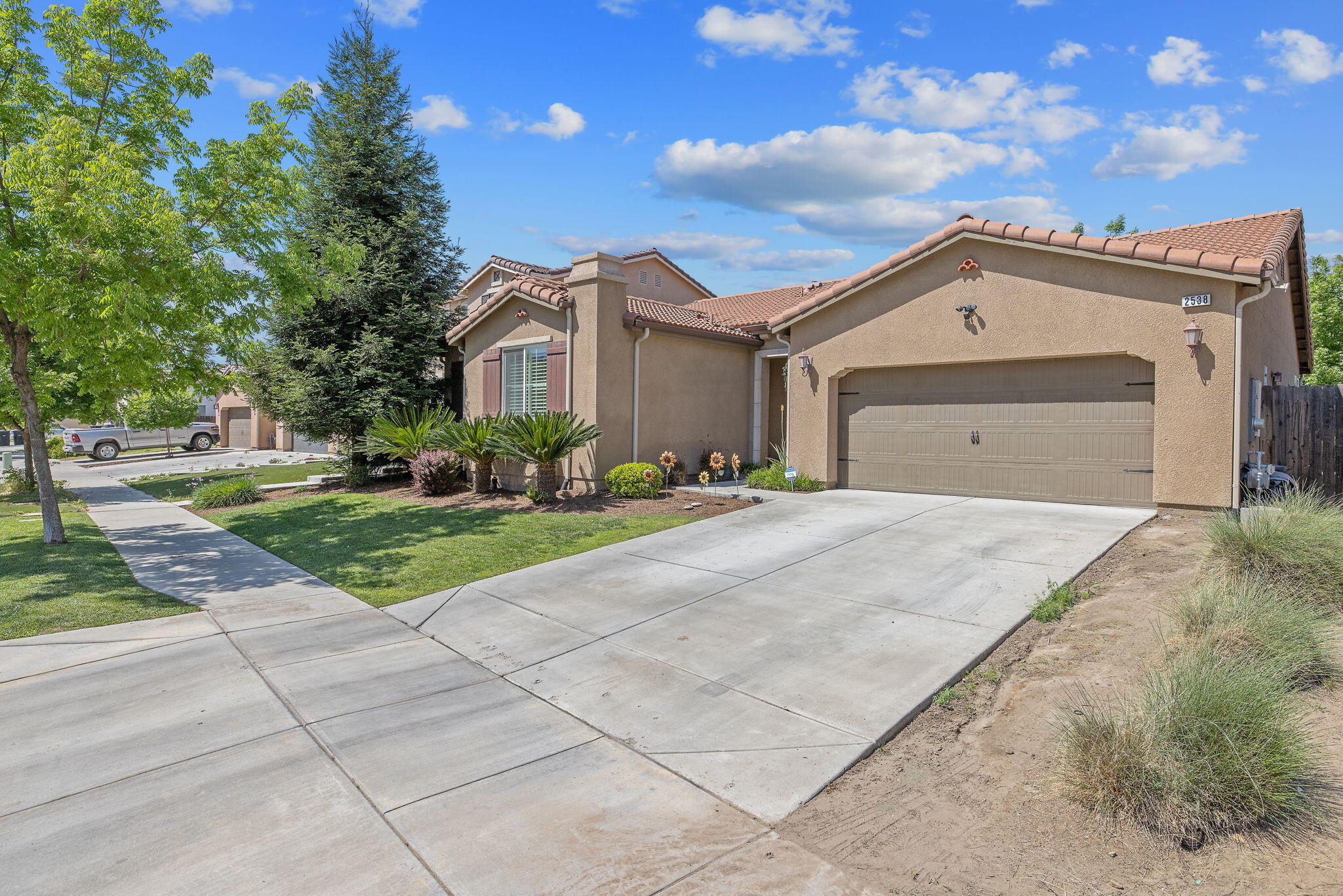 2538 W Connelly Ave, Visalia, CA 93291