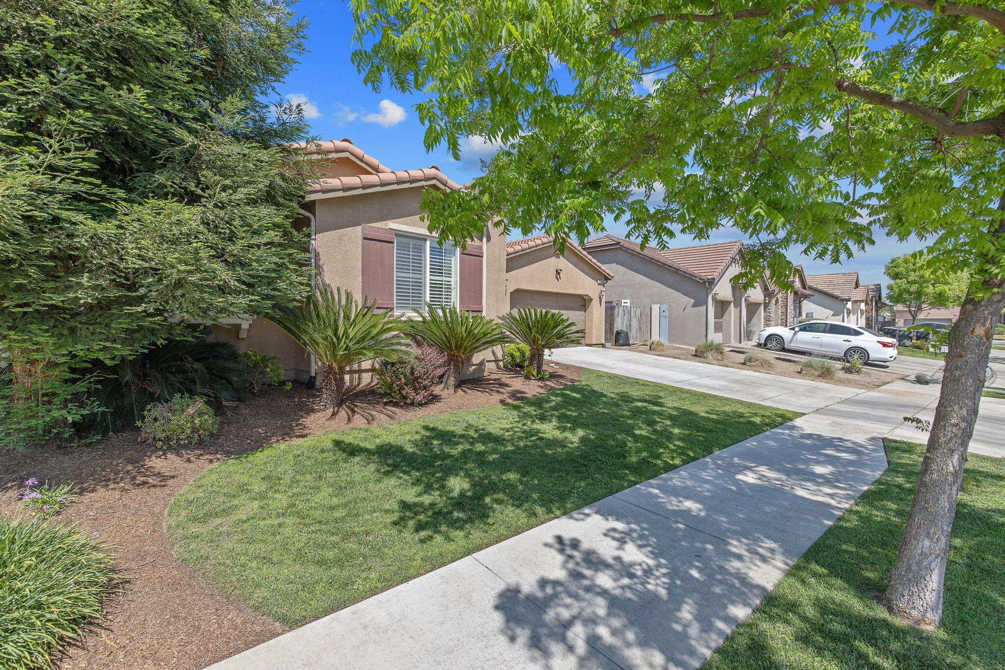 2538 W Connelly Ave, Visalia, CA 93291