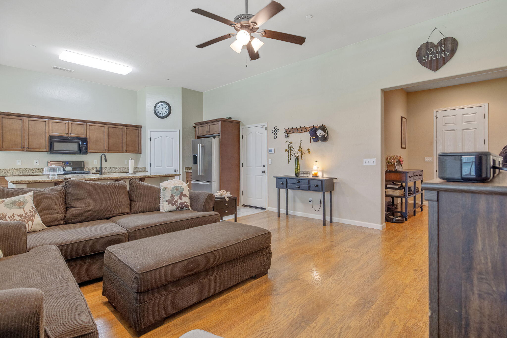 2538 W Connelly Ave, Visalia, CA 93291