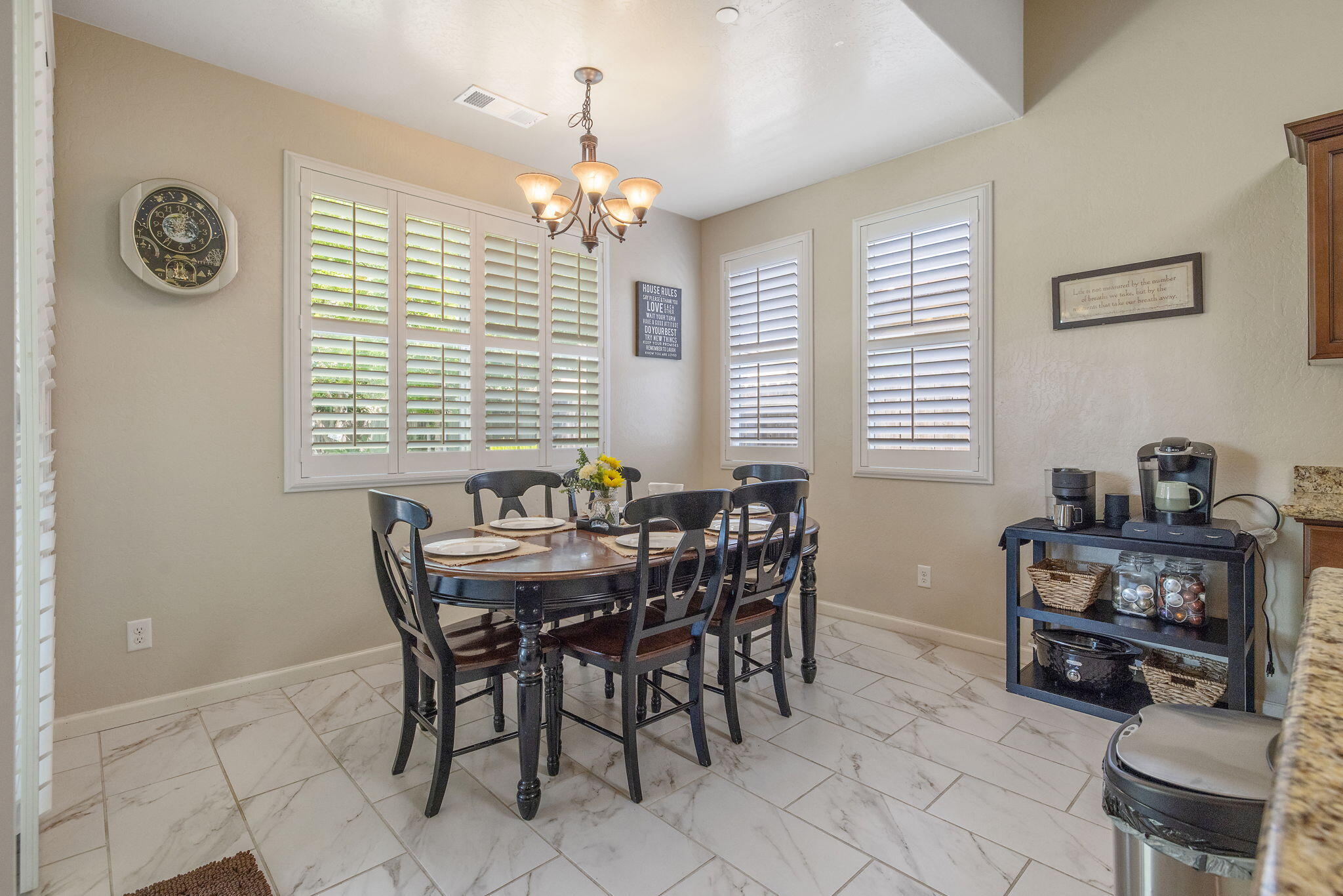 2538 W Connelly Ave, Visalia, CA 93291