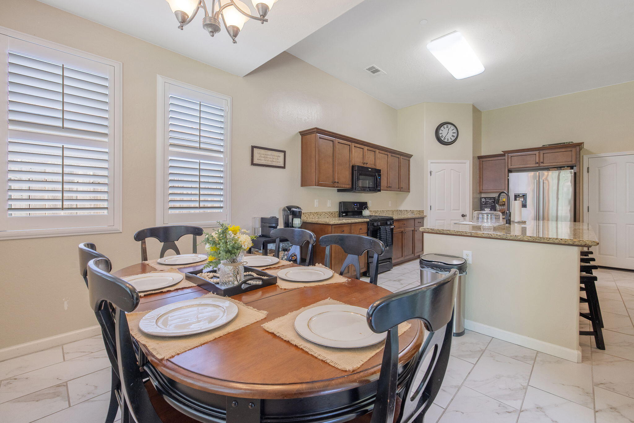 2538 W Connelly Ave, Visalia, CA 93291