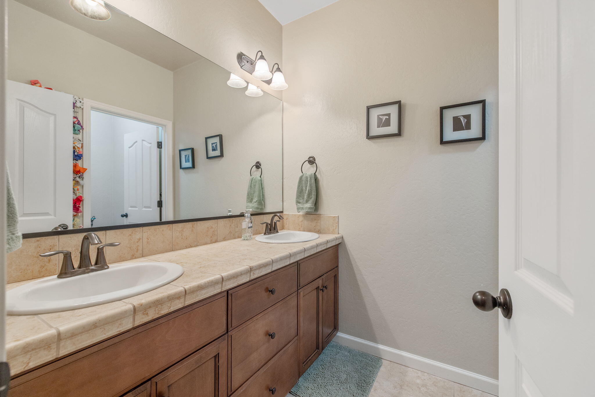 2538 W Connelly Ave, Visalia, CA 93291