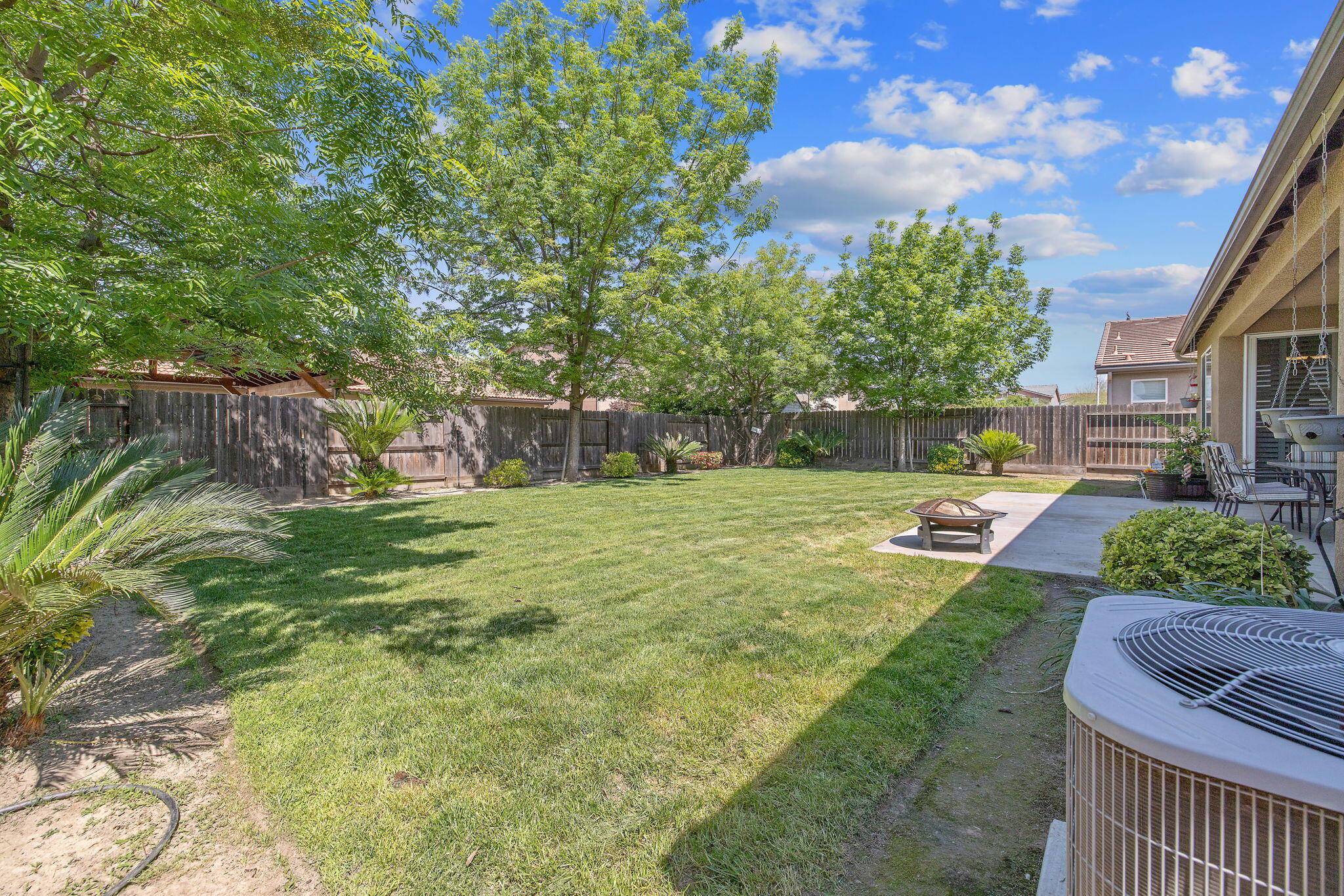 2538 W Connelly Ave, Visalia, CA 93291