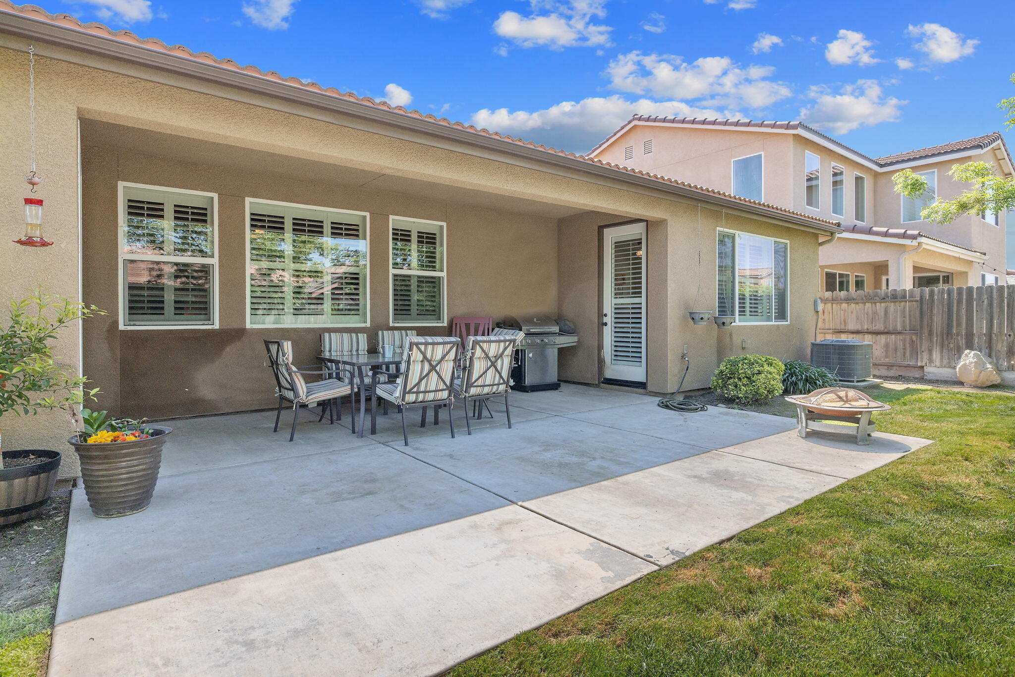 2538 W Connelly Ave, Visalia, CA 93291