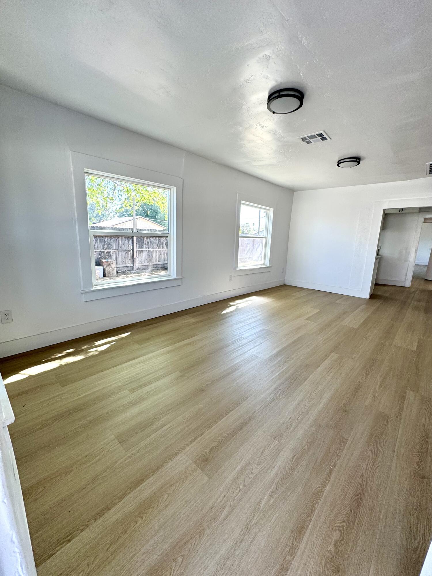 605 N NW F St, Tulare, CA 93274