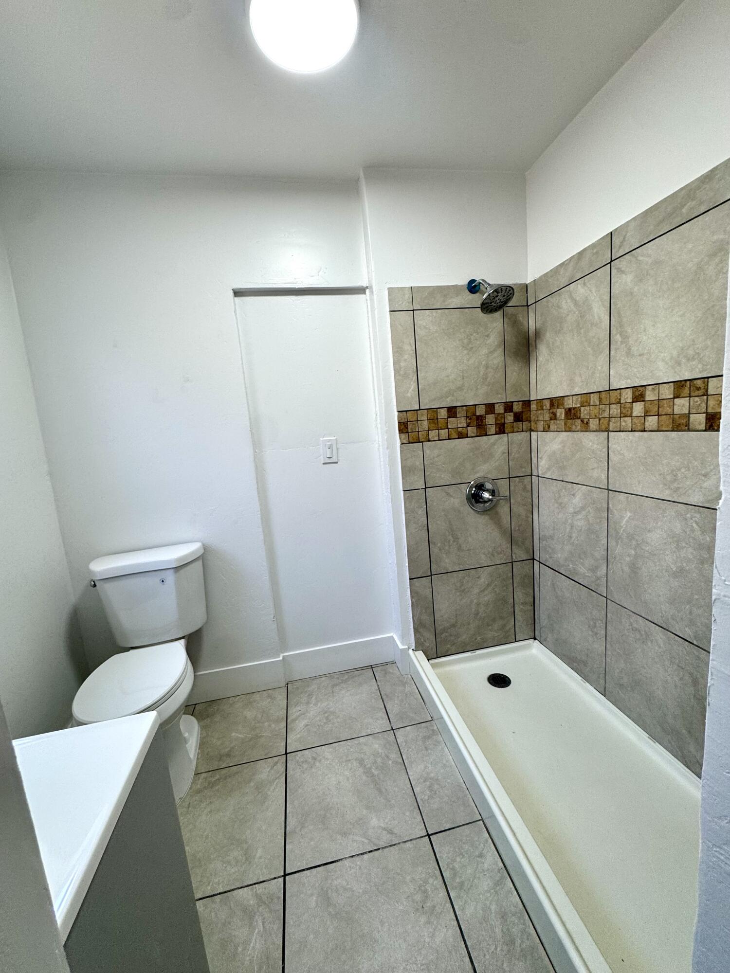 605 N NW F St, Tulare, CA 93274