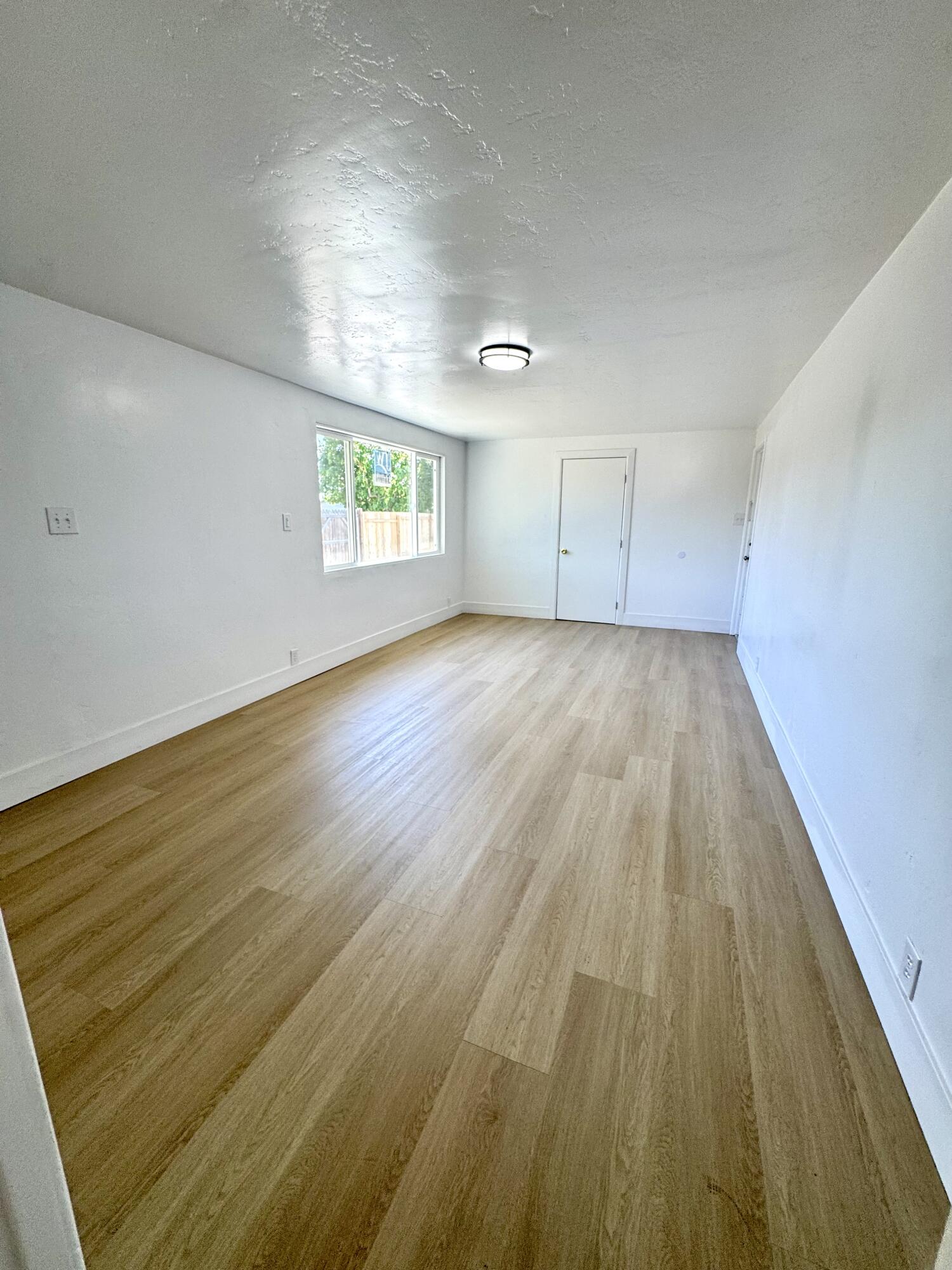 605 N NW F St, Tulare, CA 93274