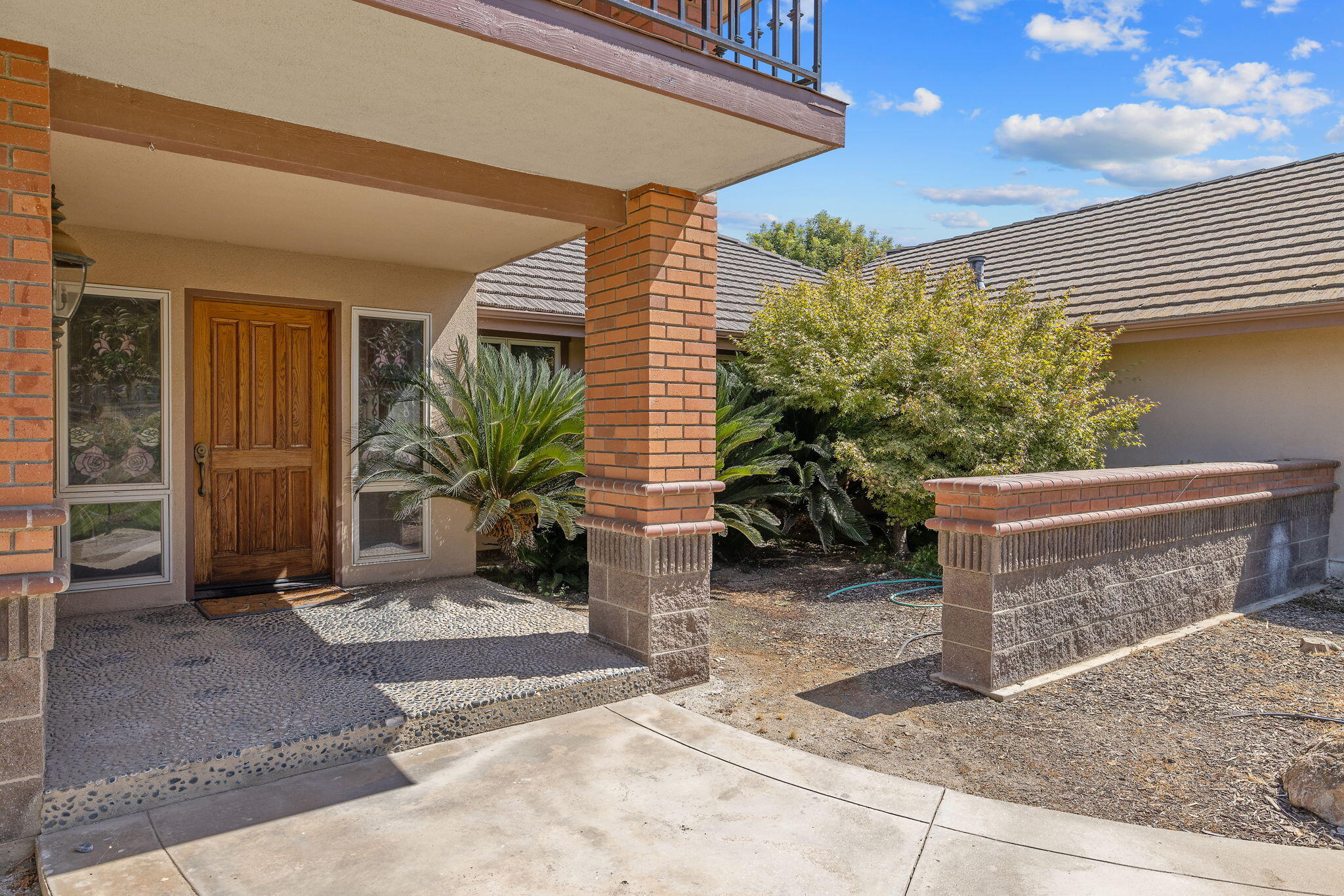 315 Valley View Dr, Exeter, CA 93221