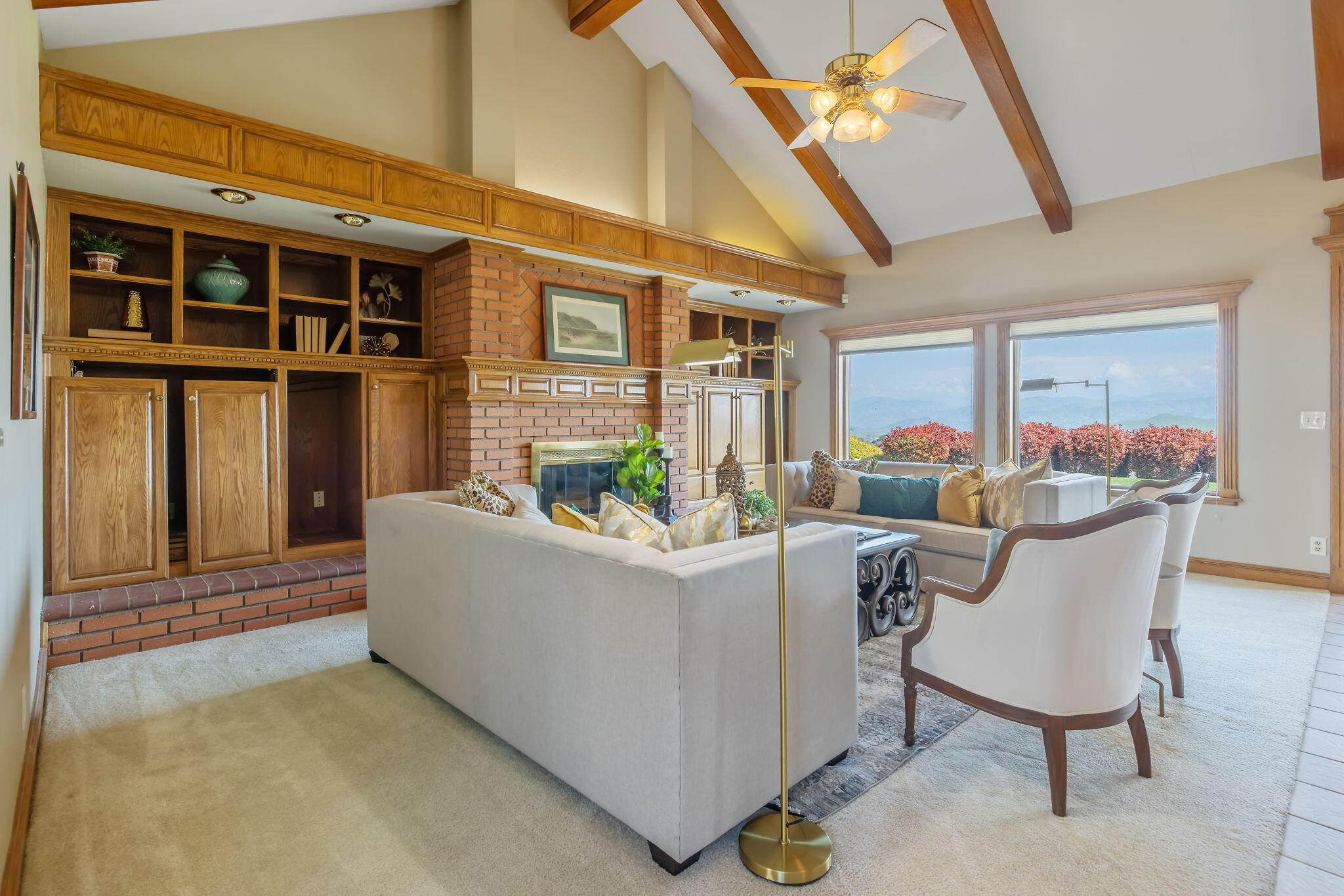 315 Valley View Dr, Exeter, CA 93221