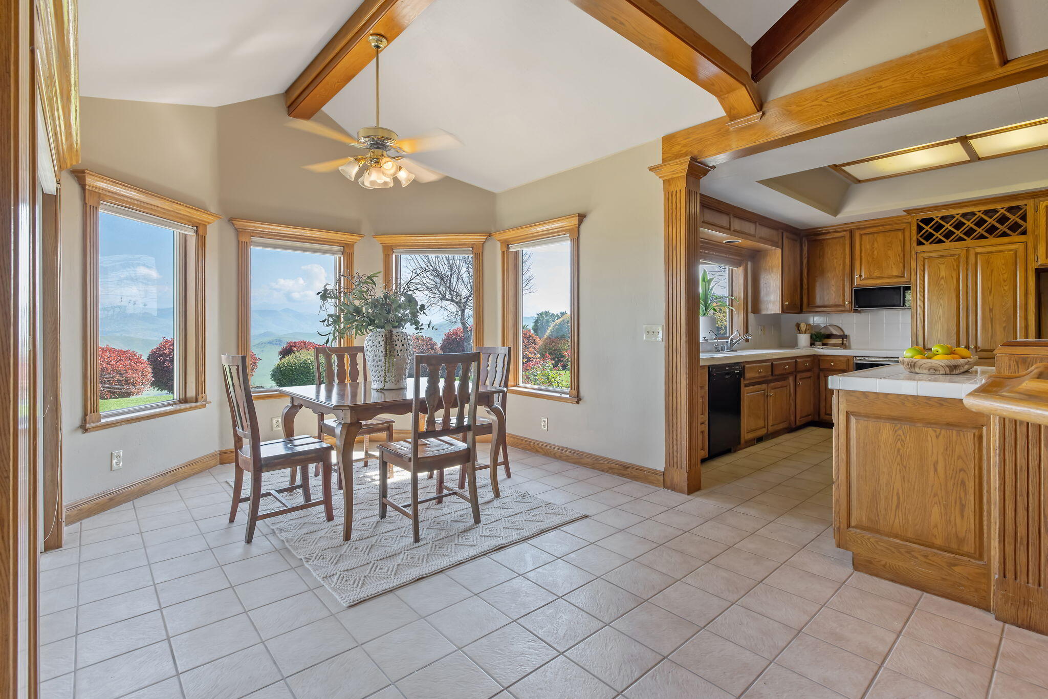 315 Valley View Dr, Exeter, CA 93221