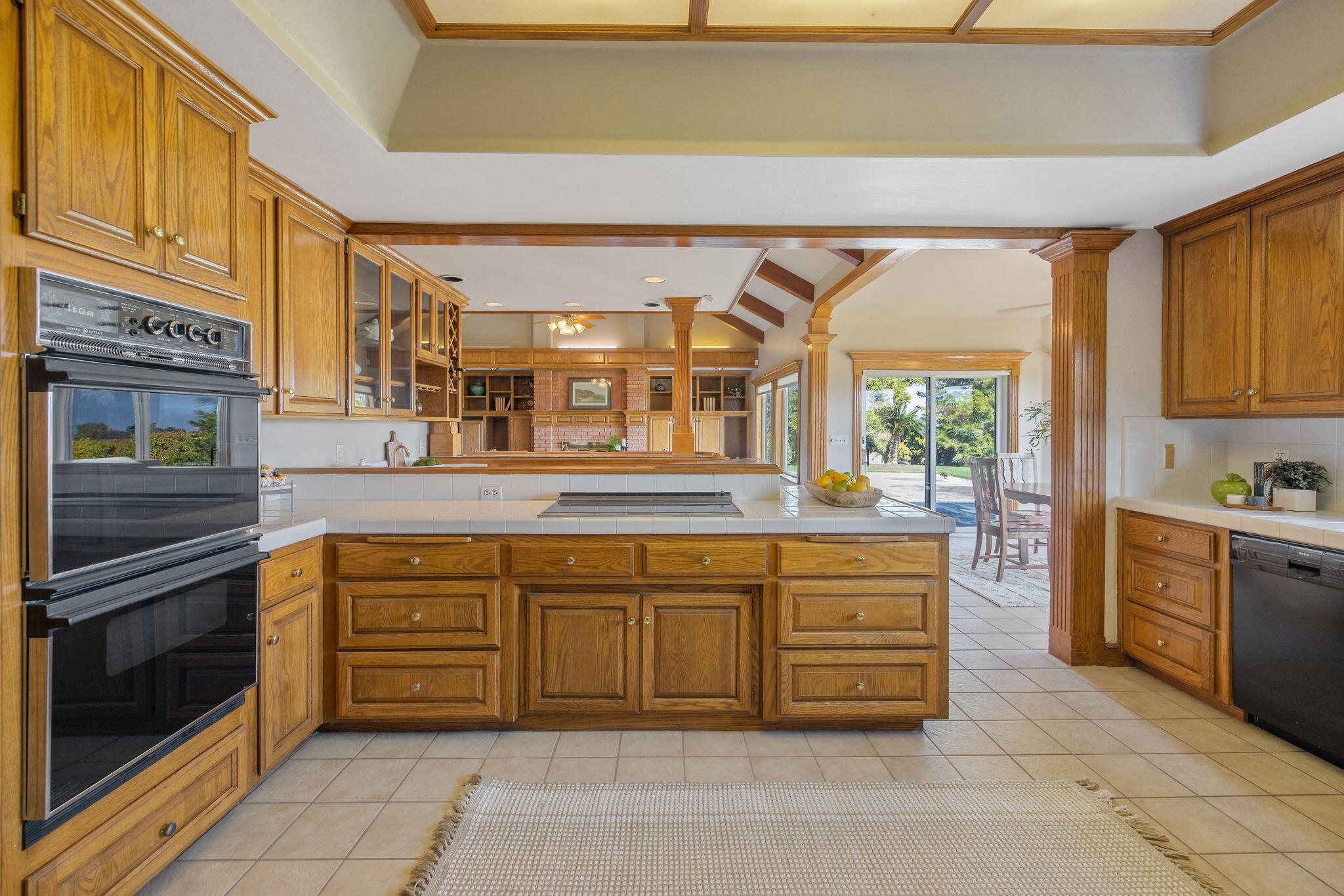 315 Valley View Dr, Exeter, CA 93221