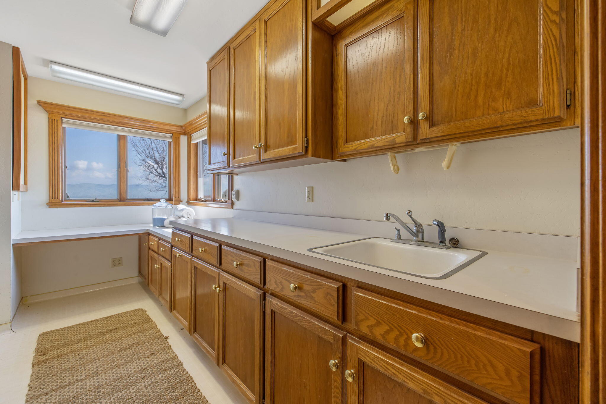 315 Valley View Dr, Exeter, CA 93221