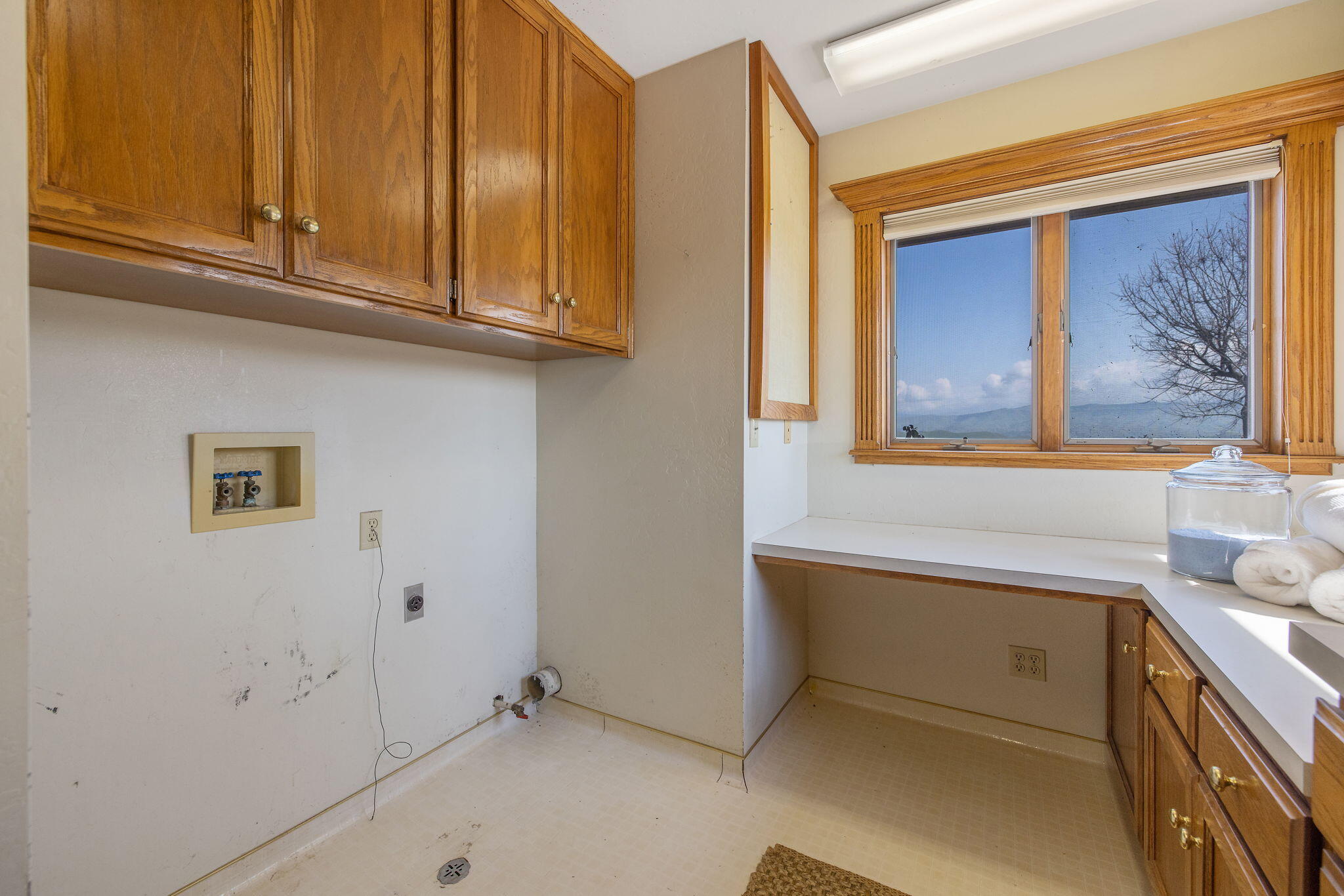 315 Valley View Dr, Exeter, CA 93221