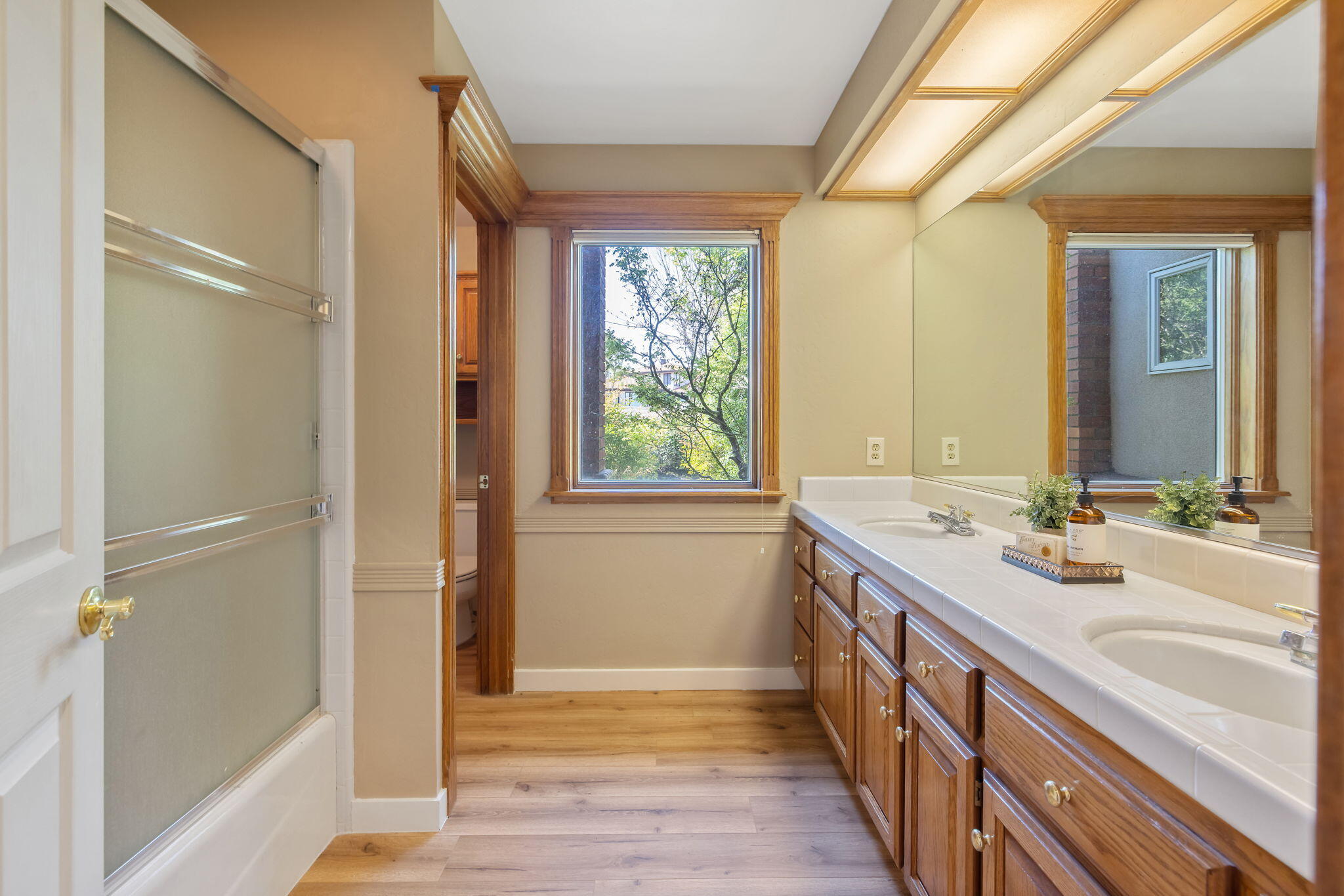 315 Valley View Dr, Exeter, CA 93221