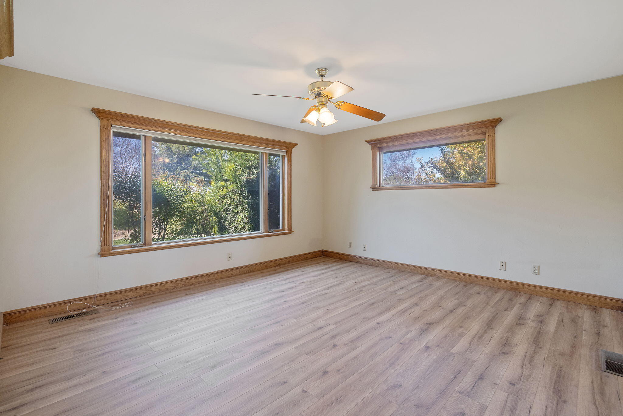 315 Valley View Dr, Exeter, CA 93221