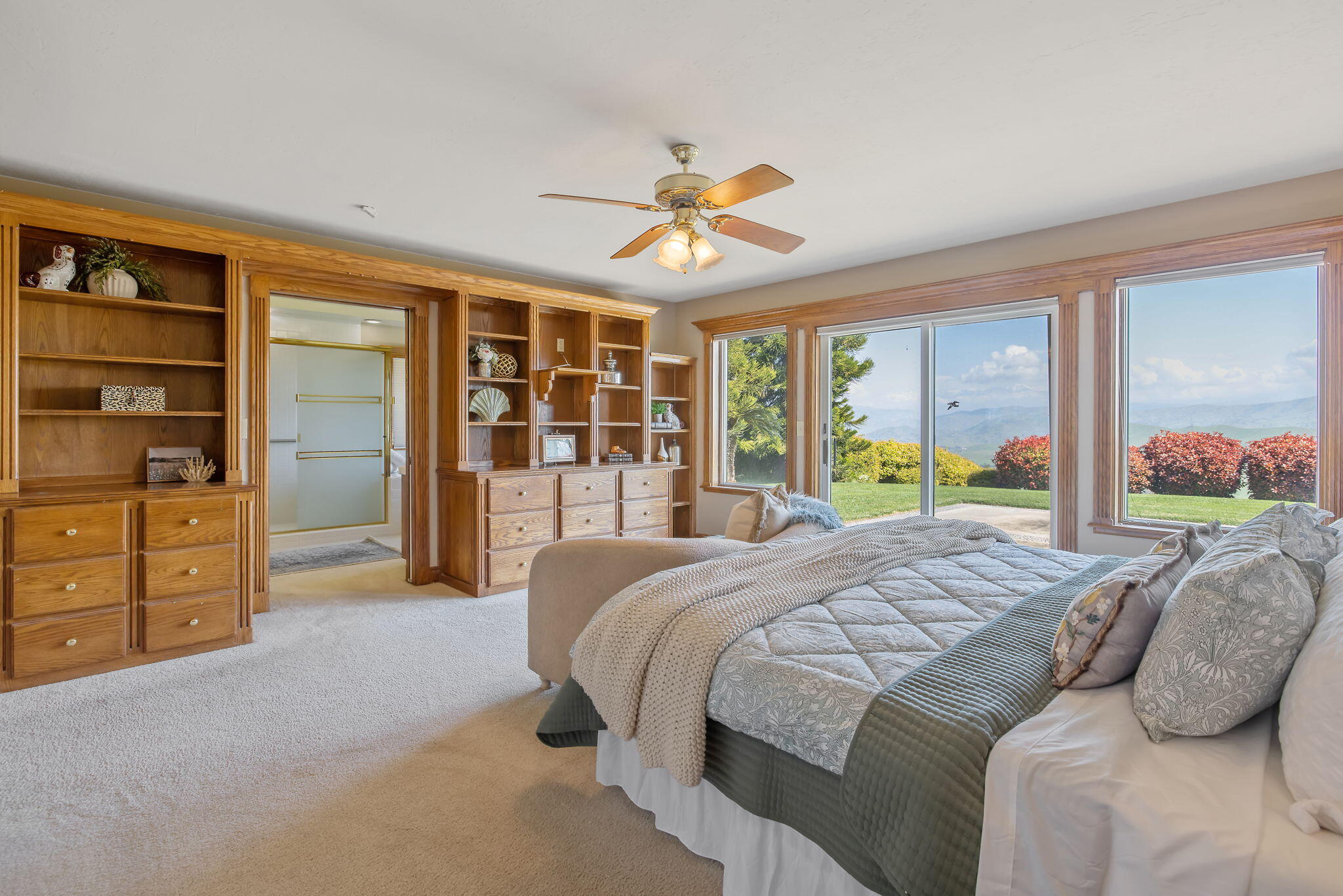 315 Valley View Dr, Exeter, CA 93221