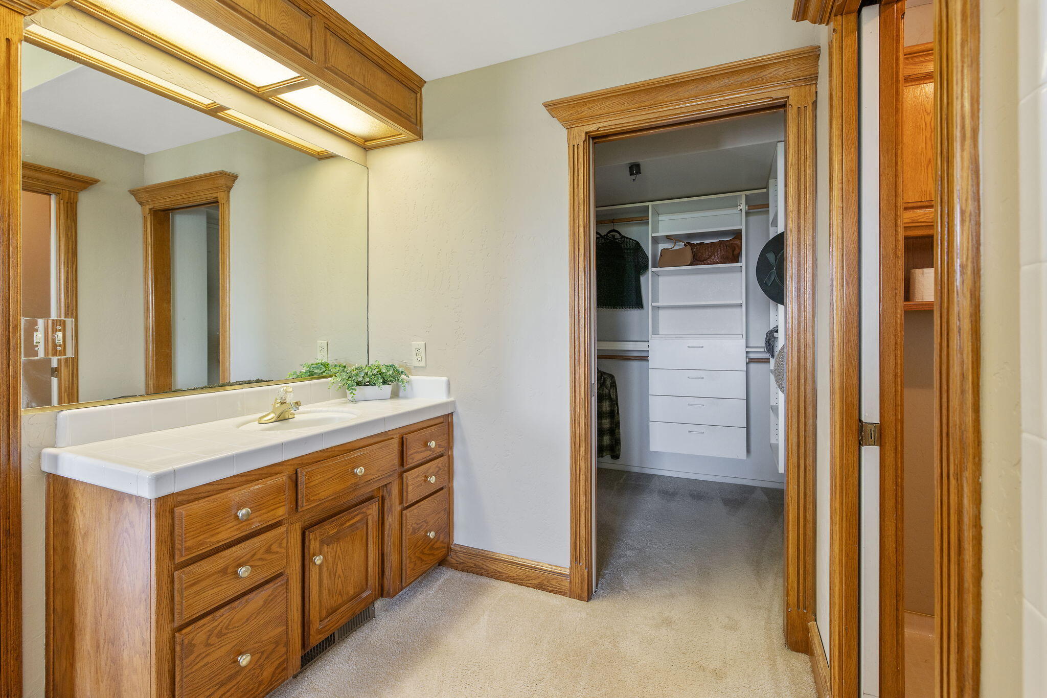 315 Valley View Dr, Exeter, CA 93221