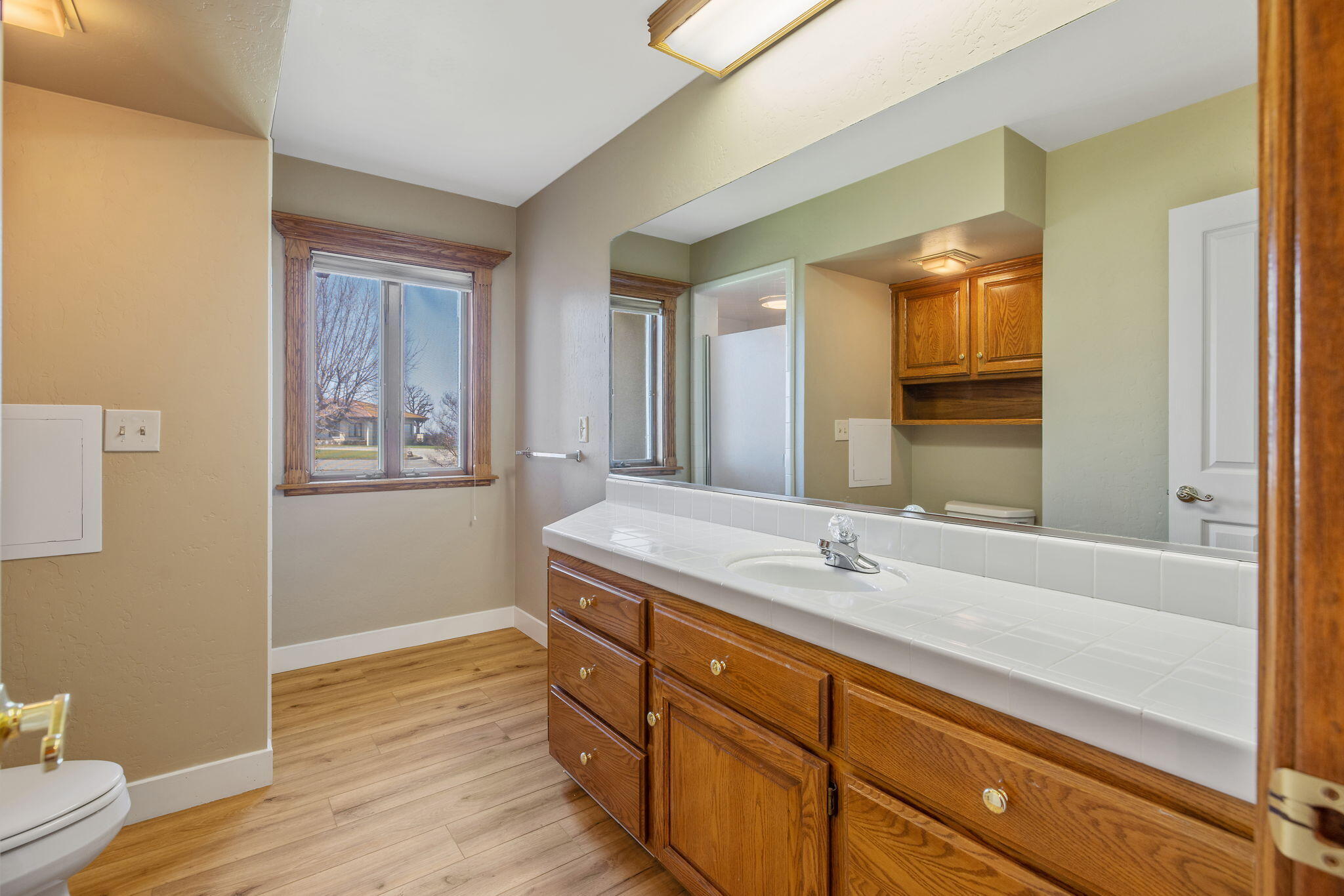 315 Valley View Dr, Exeter, CA 93221