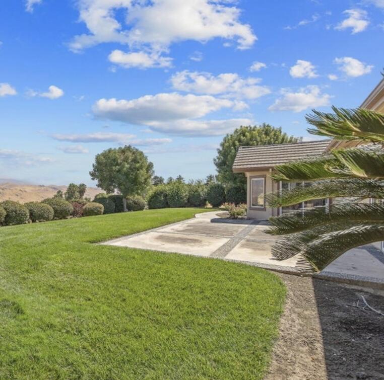 315 Valley View Dr, Exeter, CA 93221