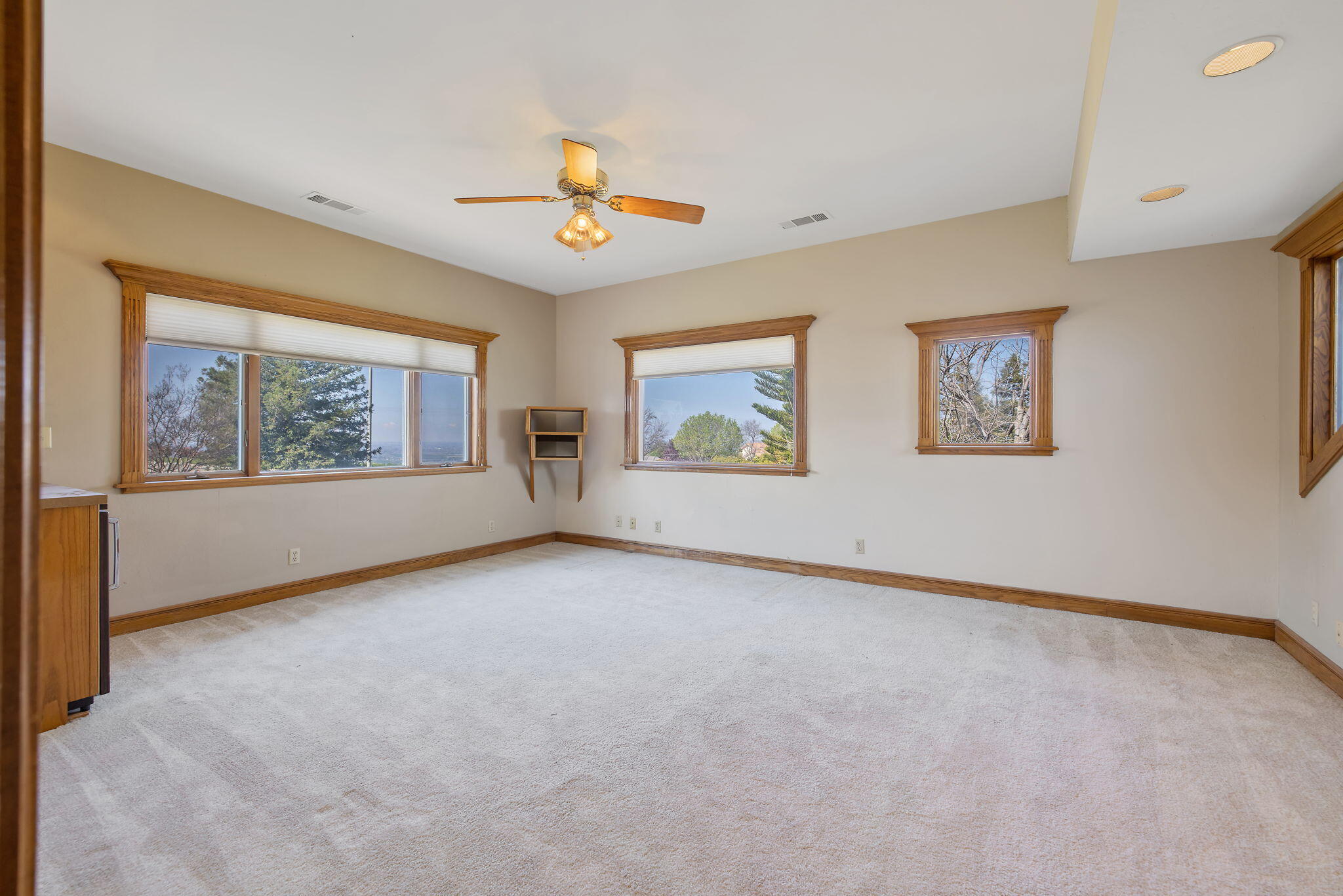 315 Valley View Dr, Exeter, CA 93221