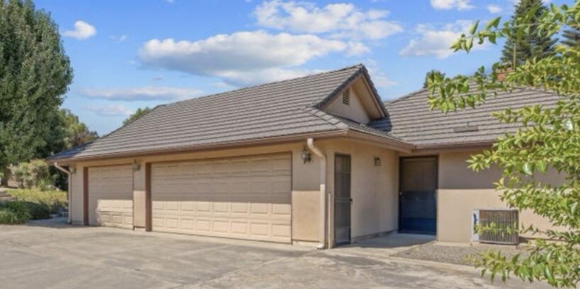 315 Valley View Dr, Exeter, CA 93221