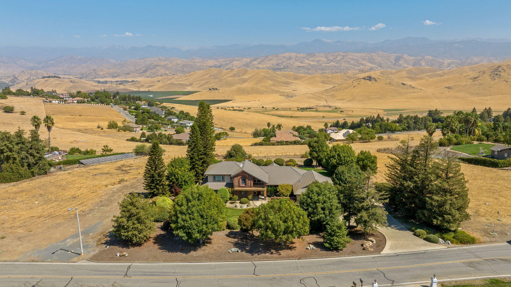 315 Valley View Dr, Exeter, CA 93221