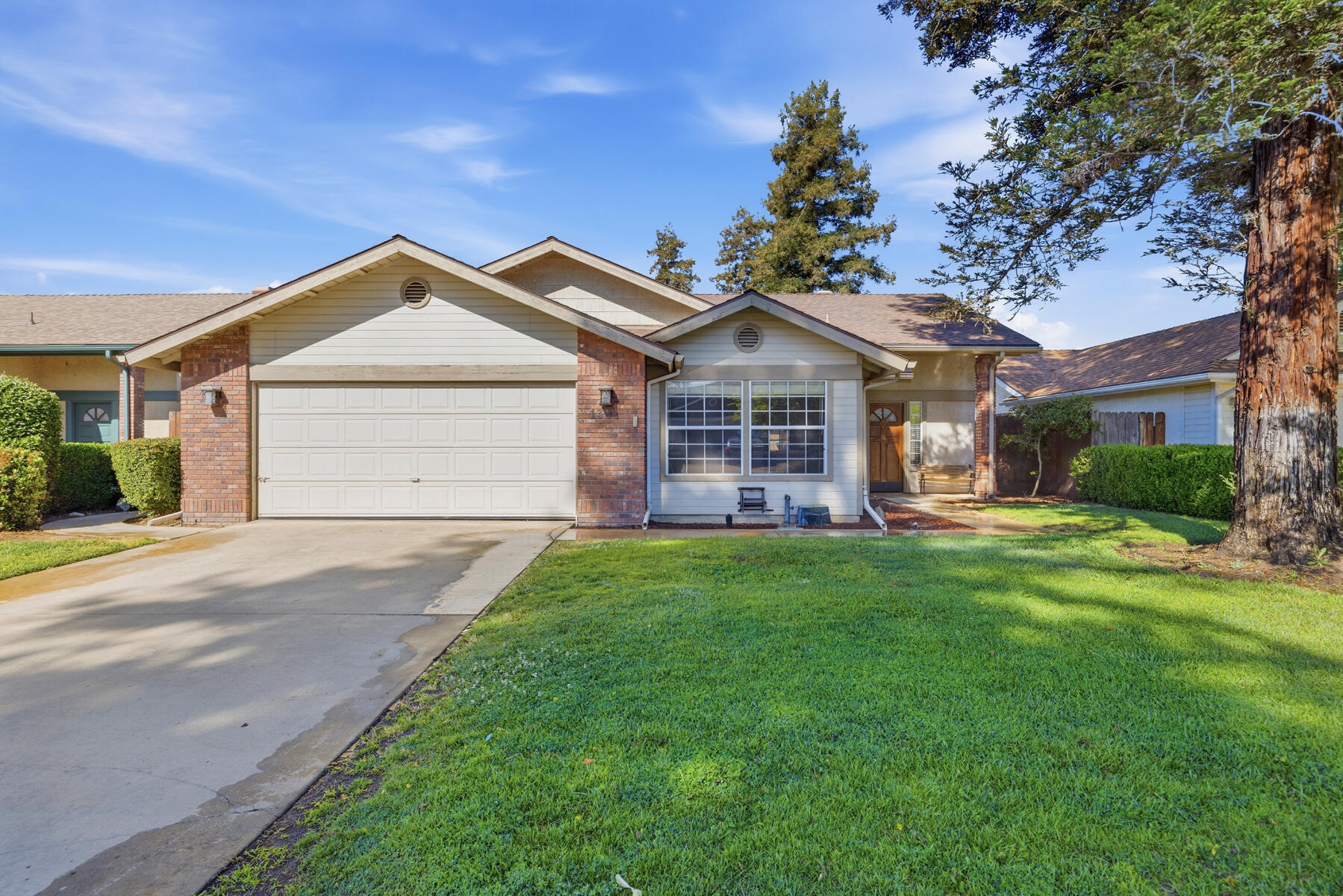 1301 S Atwood Ct, Visalia, CA 93277