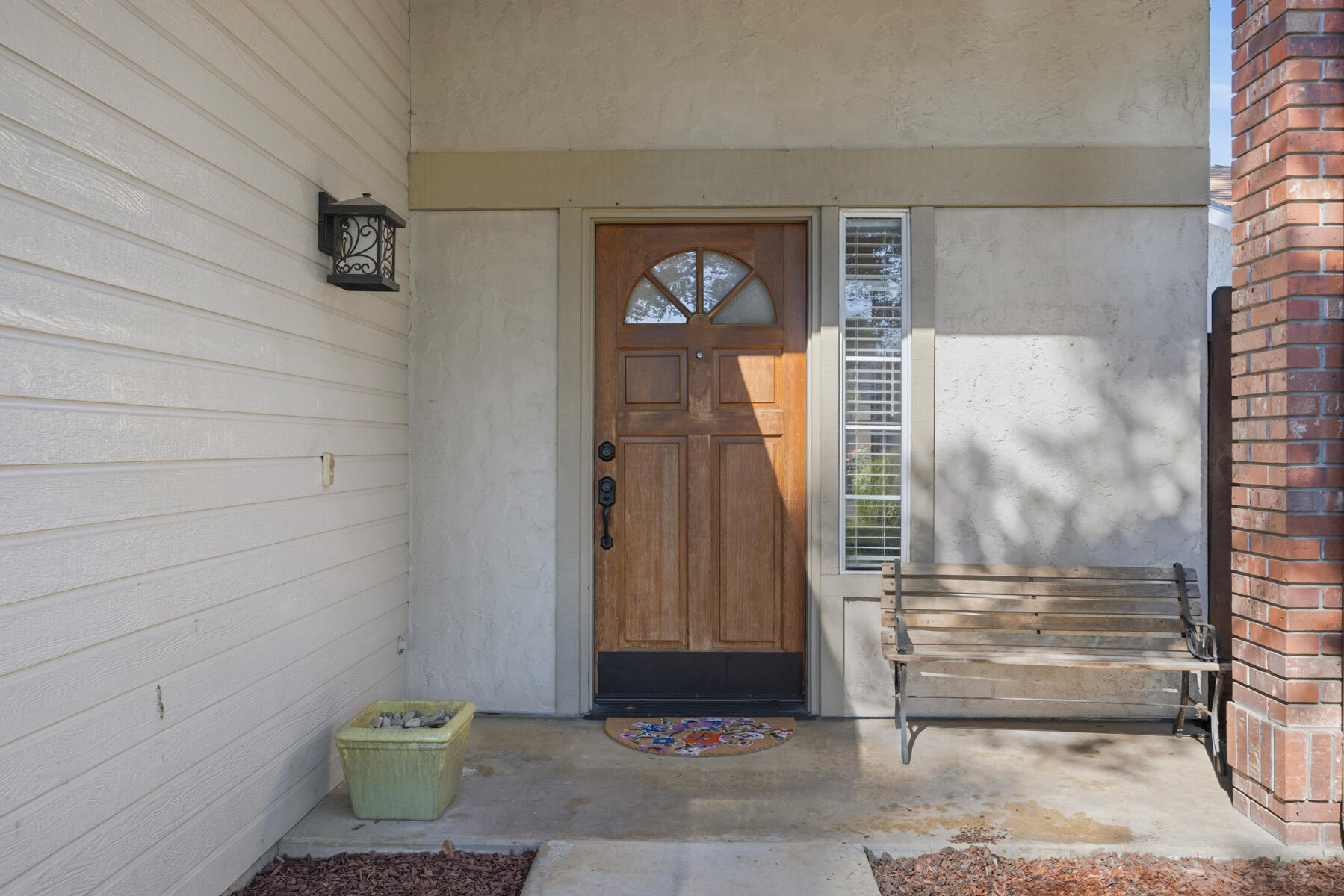 1301 S Atwood Ct, Visalia, CA 93277