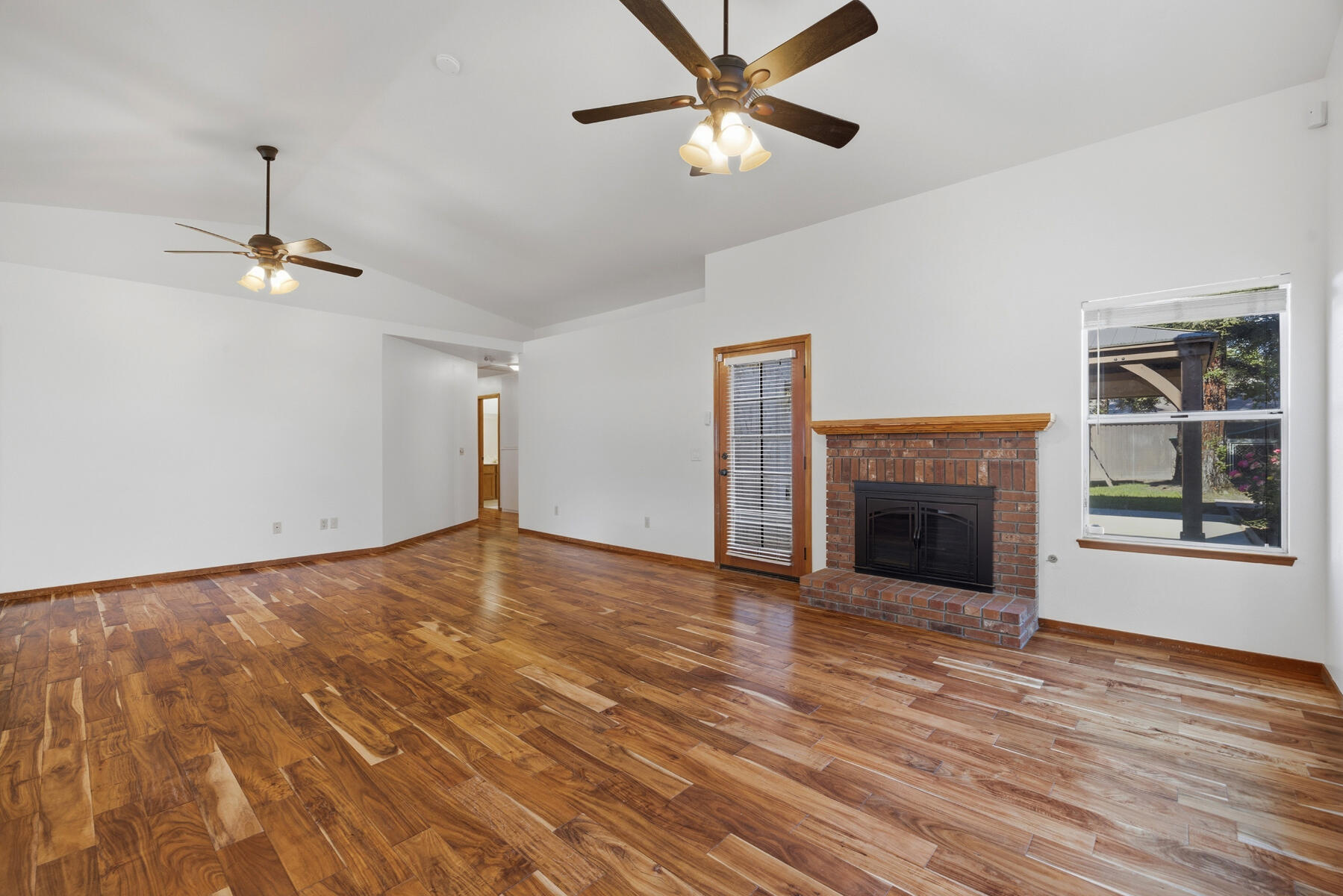 1301 S Atwood Ct, Visalia, CA 93277