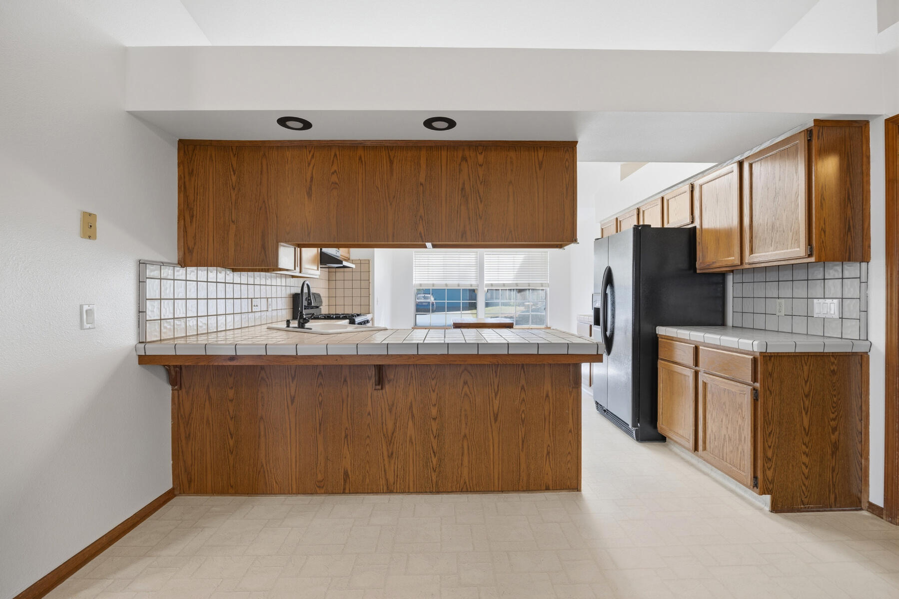 1301 S Atwood Ct, Visalia, CA 93277