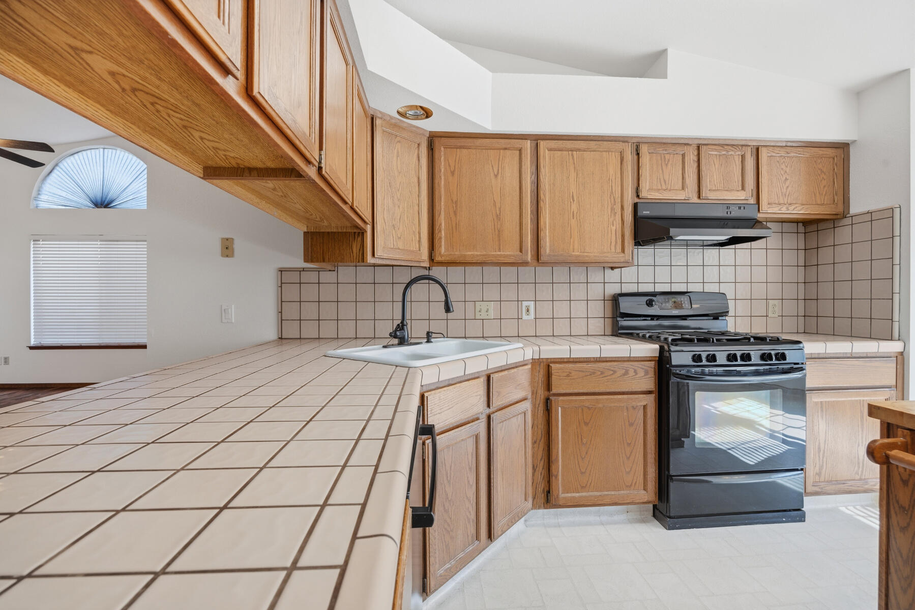 1301 S Atwood Ct, Visalia, CA 93277