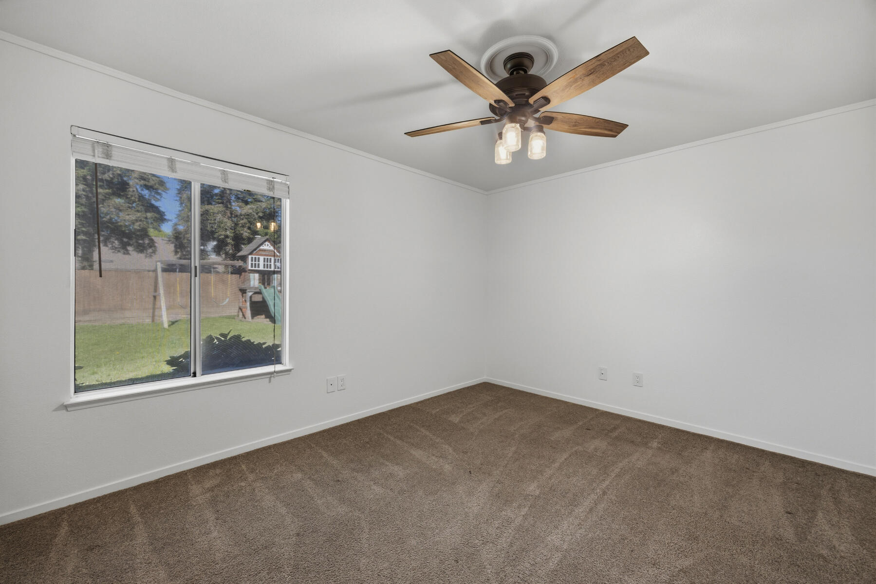 1301 S Atwood Ct, Visalia, CA 93277