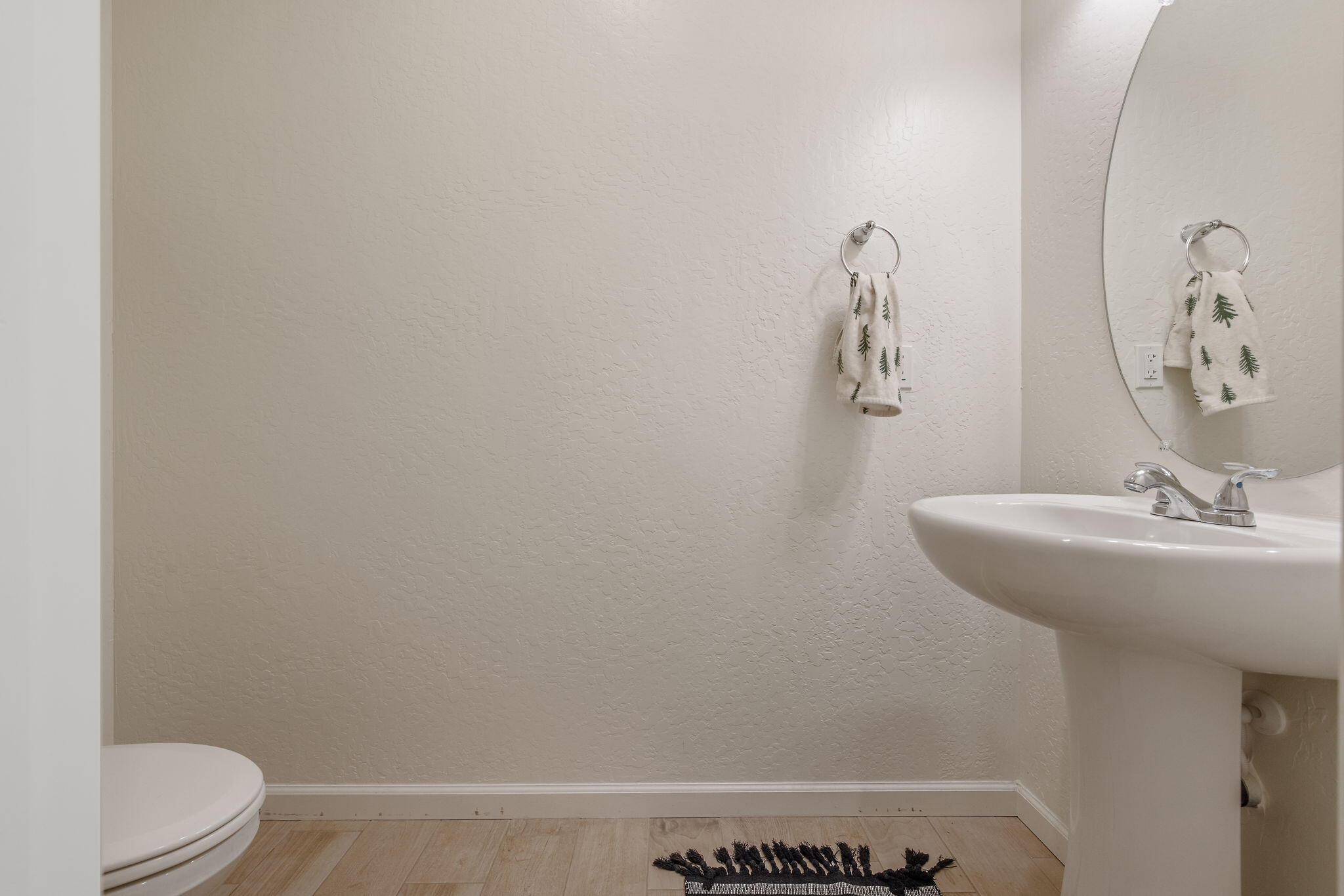 2306 E Mesa Ave, Visalia, CA 93292