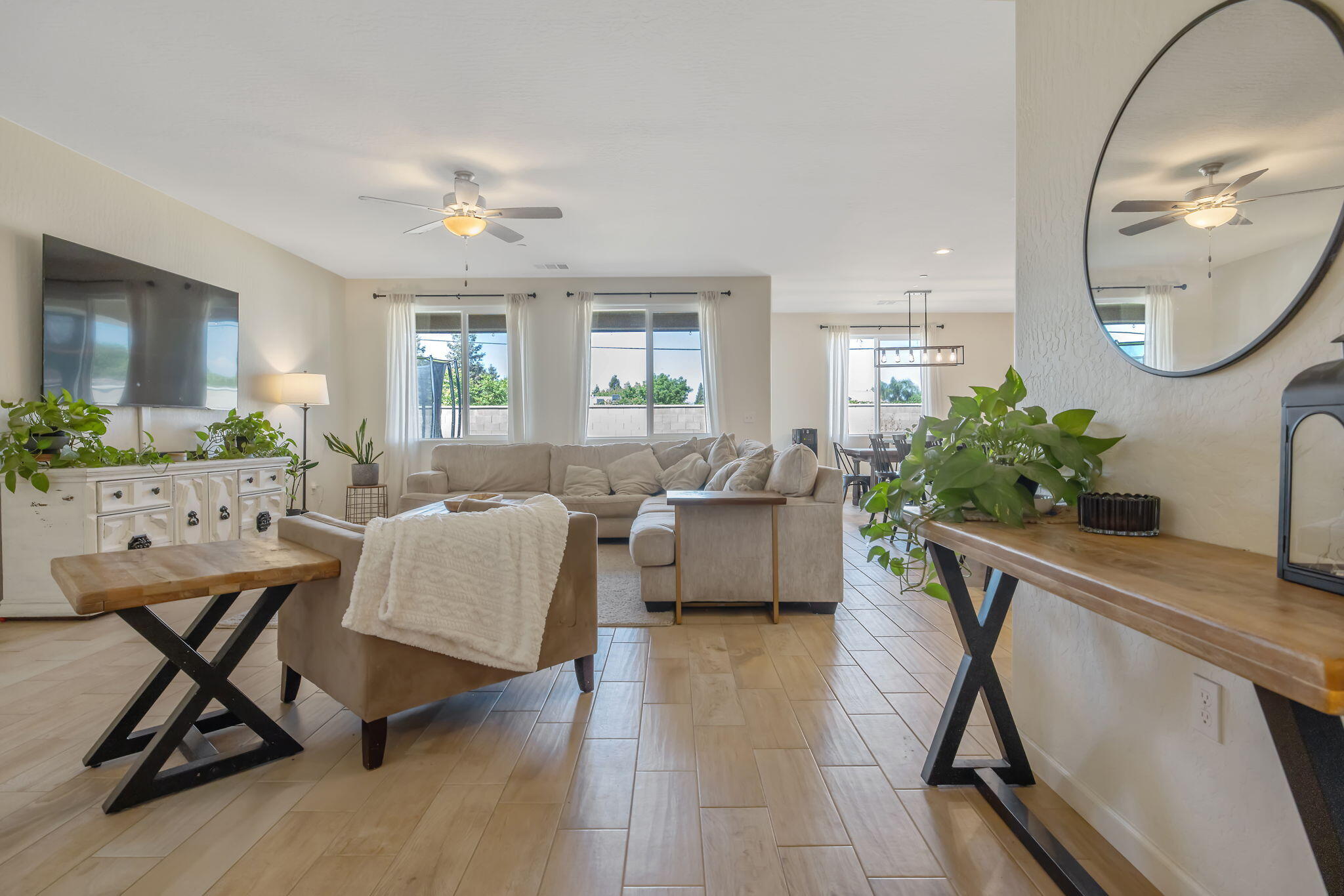 2306 E Mesa Ave, Visalia, CA 93292